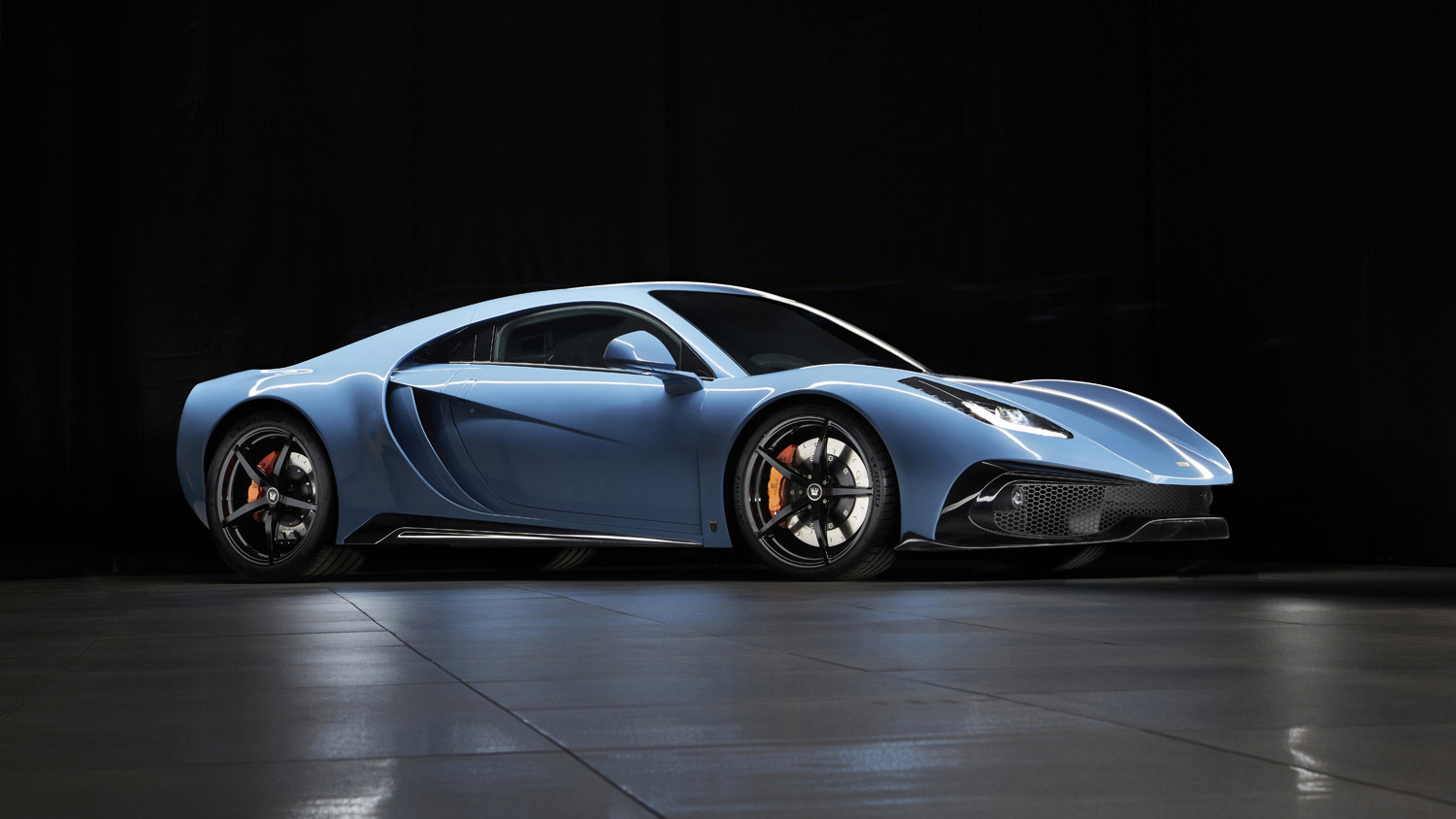 Noble M500 純正英式超跑終於亮相，純手工鉅獻預約年底交付！