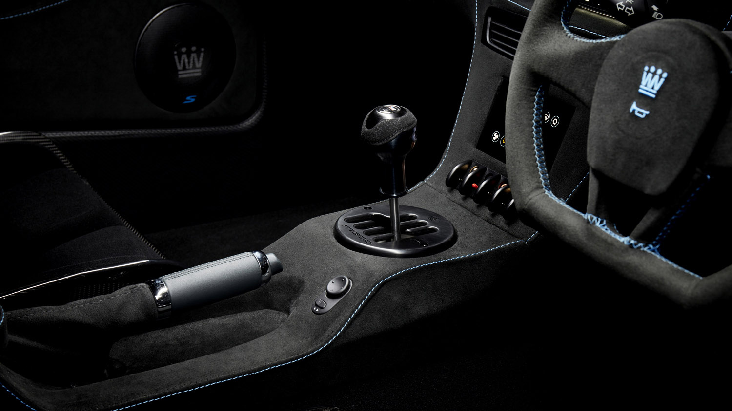 Noble M500 純正英式超跑終於亮相，純手工鉅獻預約年底交付！