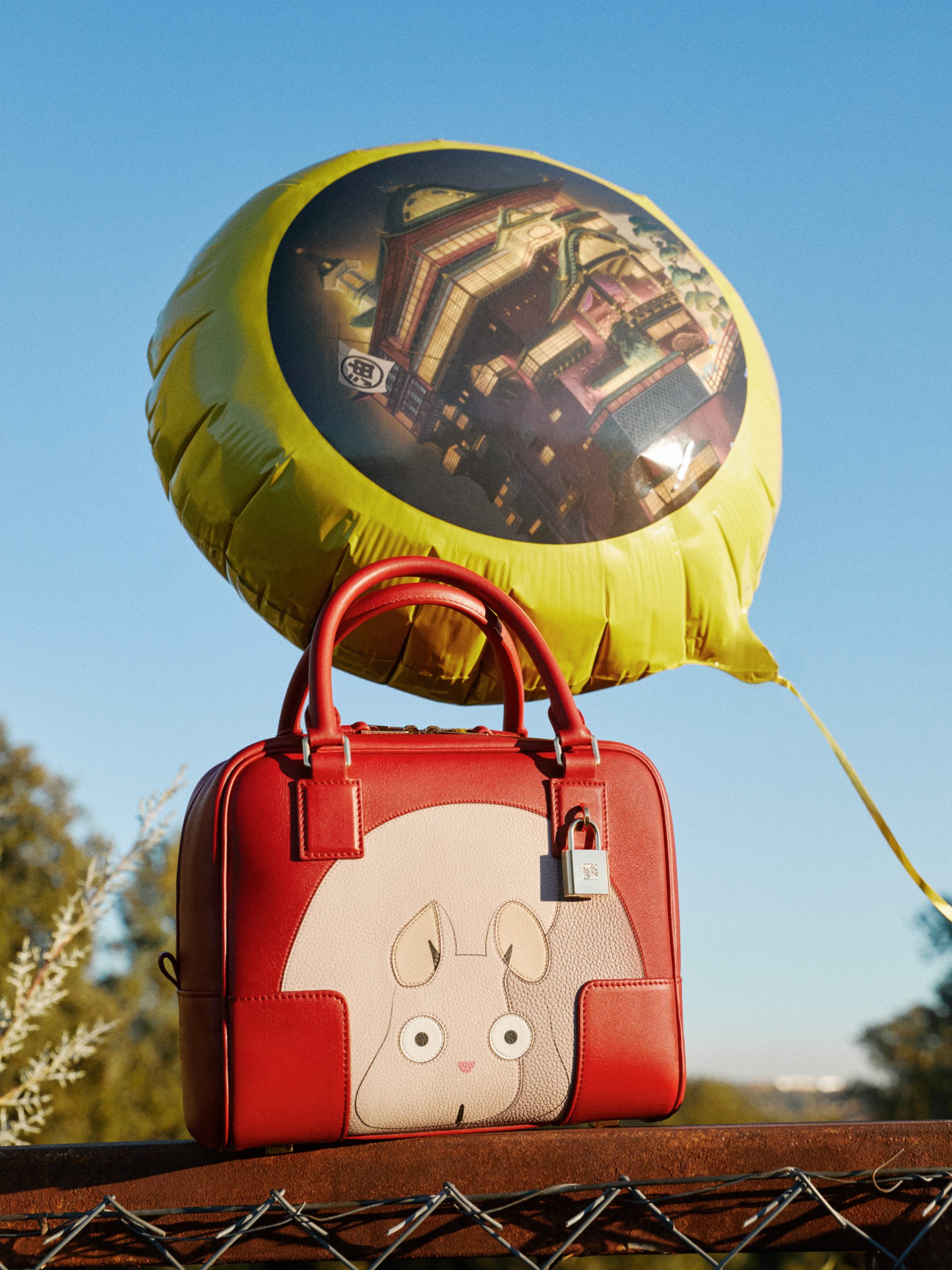 經典呈現！LOEWE x 《神隱少女》全新聯名系列登場