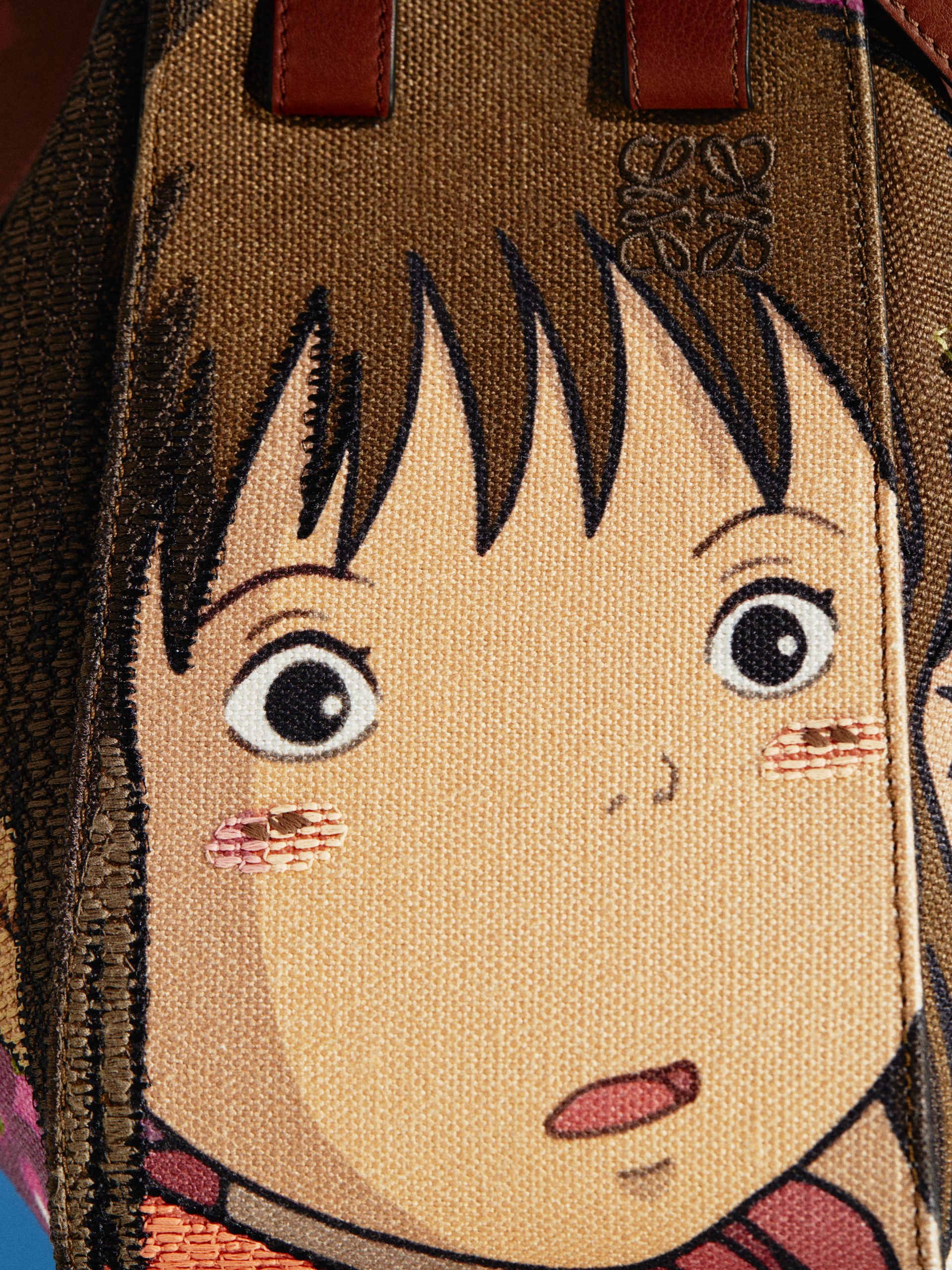 經典呈現！LOEWE x 《神隱少女》全新聯名系列登場