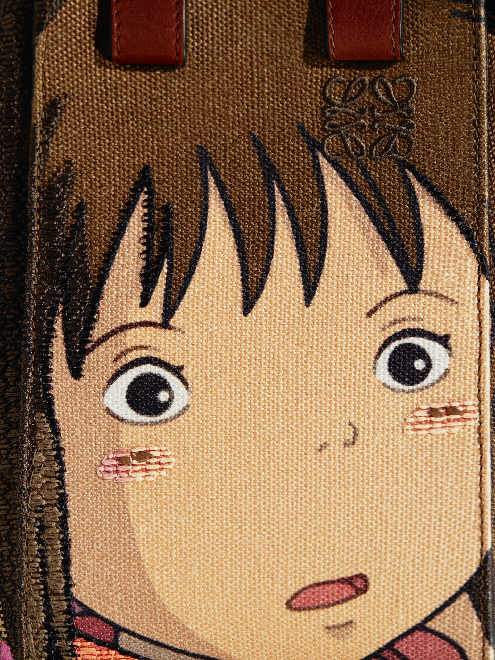 經典呈現！LOEWE x 《神隱少女》全新聯名系列登場