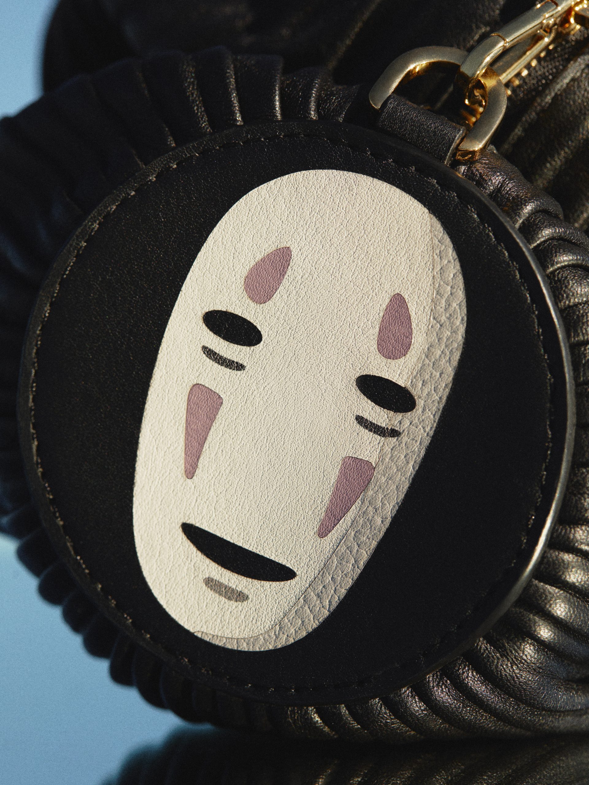 經典呈現！LOEWE x 《神隱少女》全新聯名系列登場