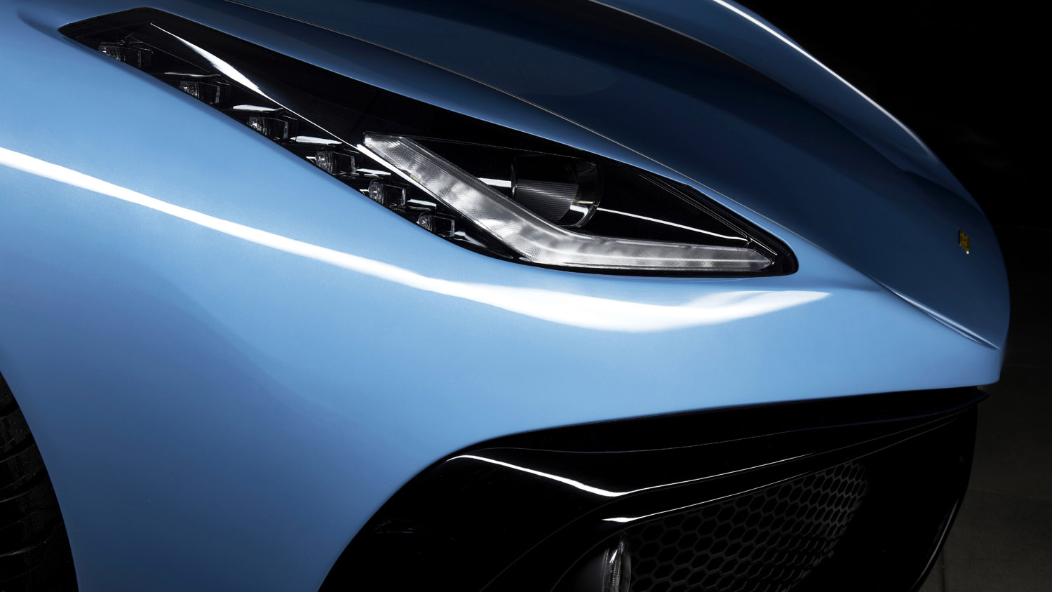 Noble M500 純正英式超跑終於亮相，純手工鉅獻預約年底交付！