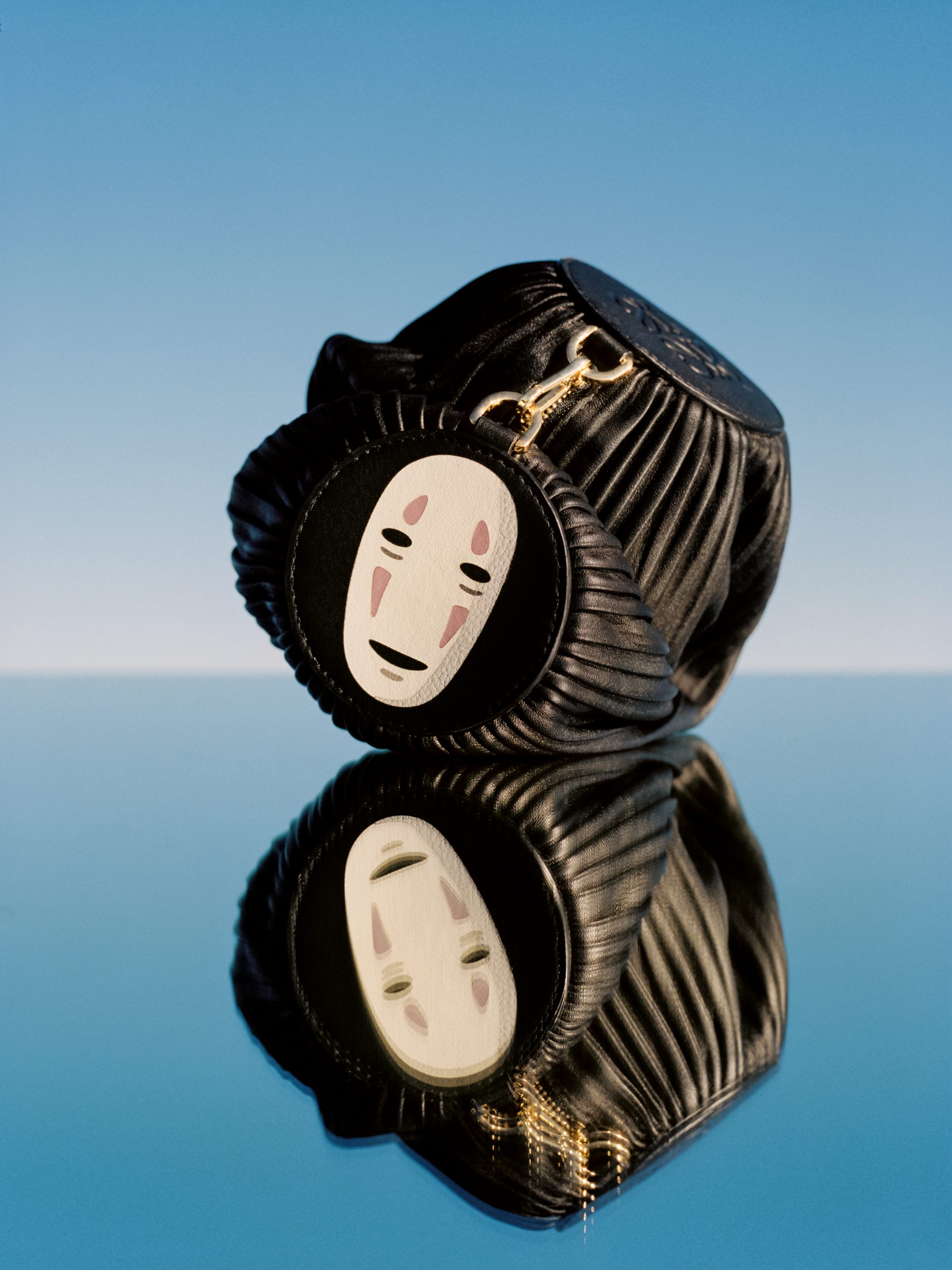 經典呈現！LOEWE x 《神隱少女》全新聯名系列登場