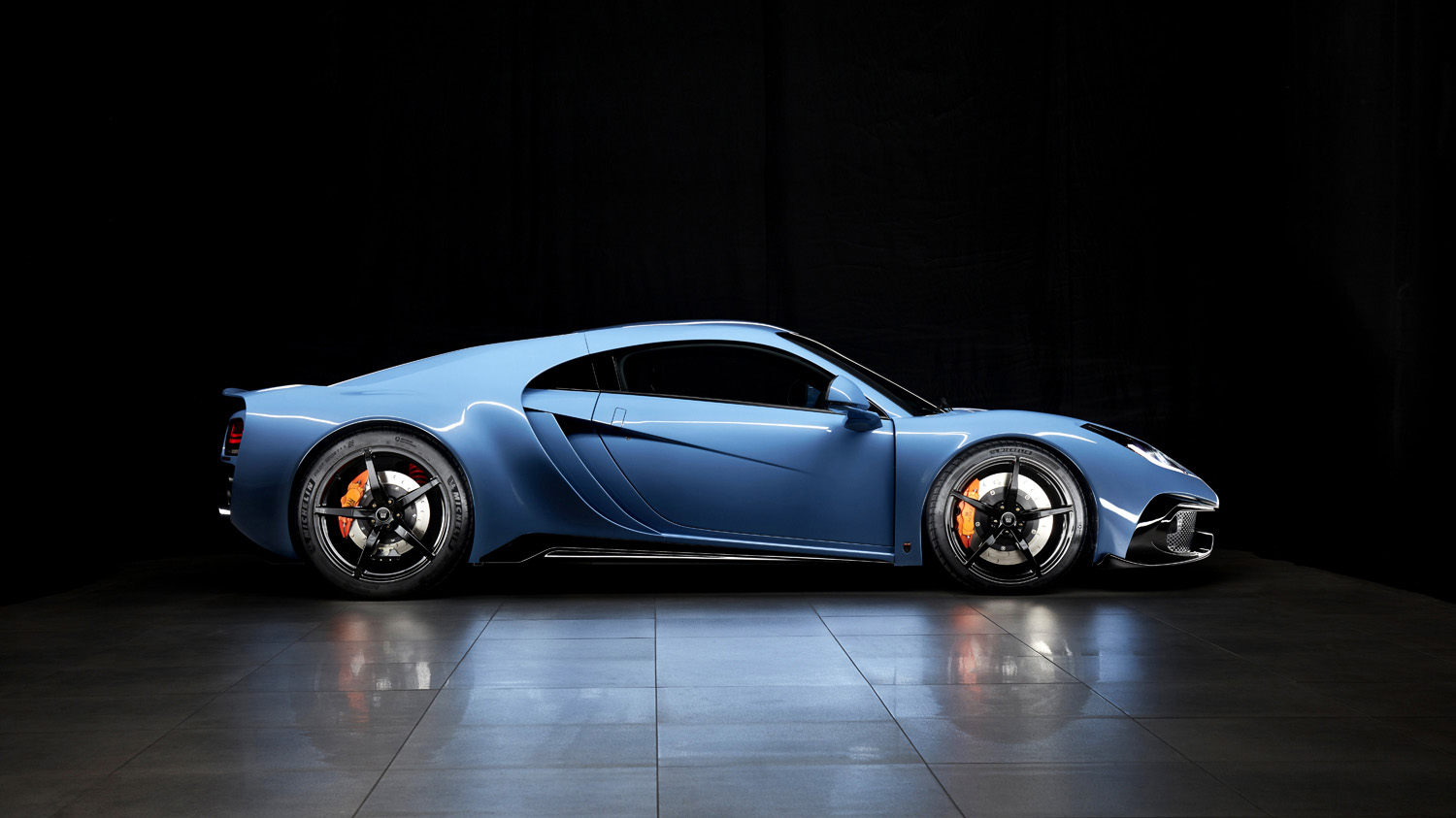 Noble M500 純正英式超跑終於亮相，純手工鉅獻預約年底交付！