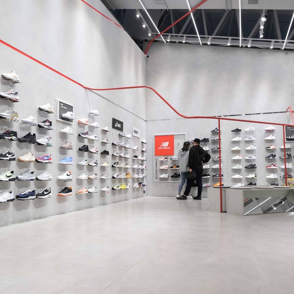 鞋迷挖寶新地標！編輯直擊台中豐原 ACS 跨運動旗艦店，千雙鞋款讓你逛到爽！