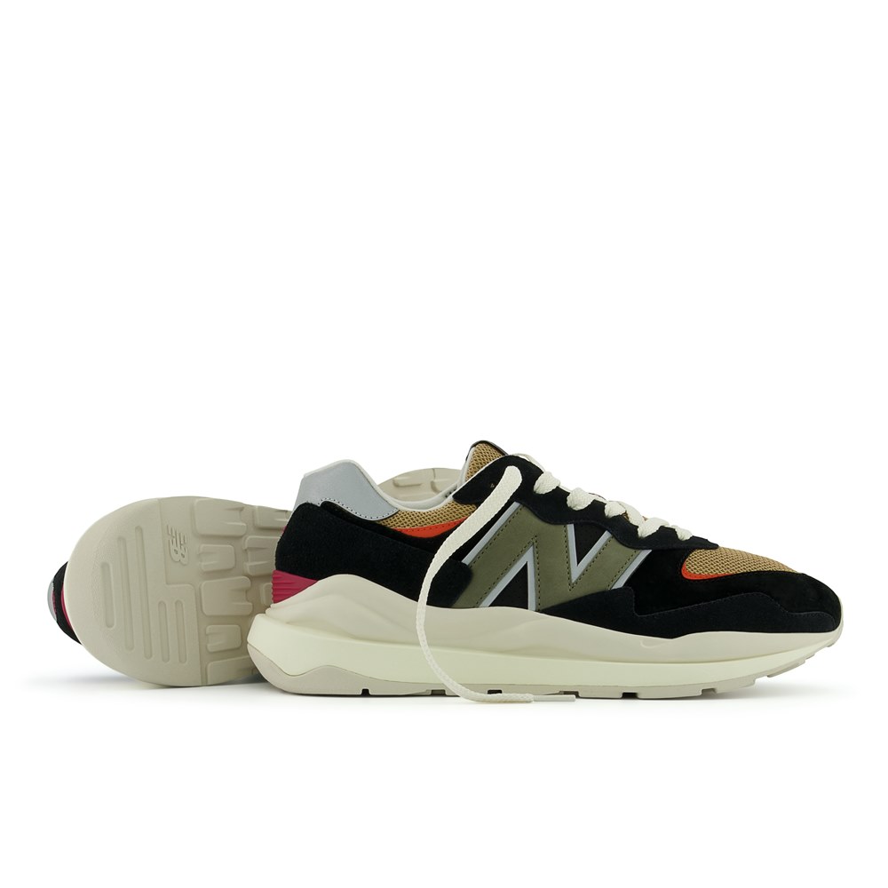 2022 過年就穿大地色！IU 氣質詮釋 New Balance  CNY 虎年限定系列，數字潮鞋虎紋點綴超霸氣