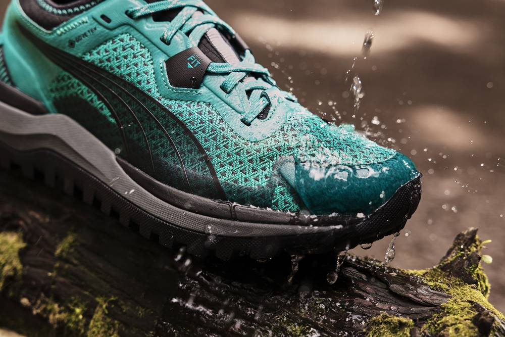 氮氣中底+ GORETEX 防水的夢幻組合！PUMA VOYAGE NITRO GTX 越野跑鞋強勢登場，征服山林雨天不是夢！