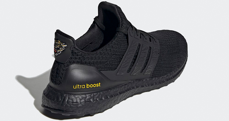 adidas 2022 新春推出虎年台北城市款限定跑鞋，以指標性鞋款 UltraBoost 4.0 DNA 為雛形，黑色系外觀藏有虎年設計細節，沉穩內斂
