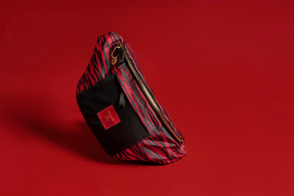 龍精虎猛！ SUPERDRY 推出新春系列服飾，翻玩經典 ROCKABILLY 鄉村搖滾復古穿搭！