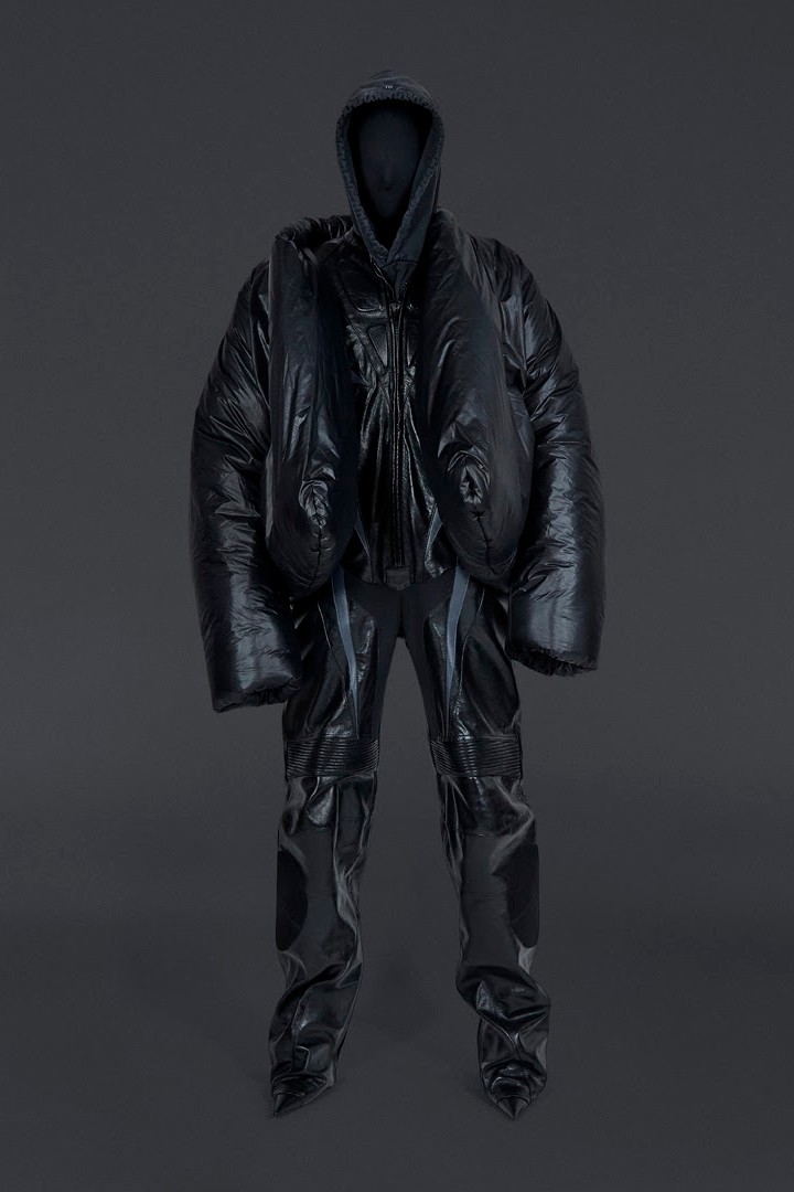 台幣不用花破萬！YEEZY GAP x 巴黎世家「三方聯名」正式發售