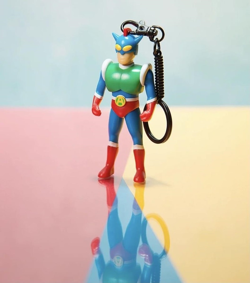 超萌的《蠟筆小新》動感超人公仔立體悠遊卡「這天開賣」限時限量預購！