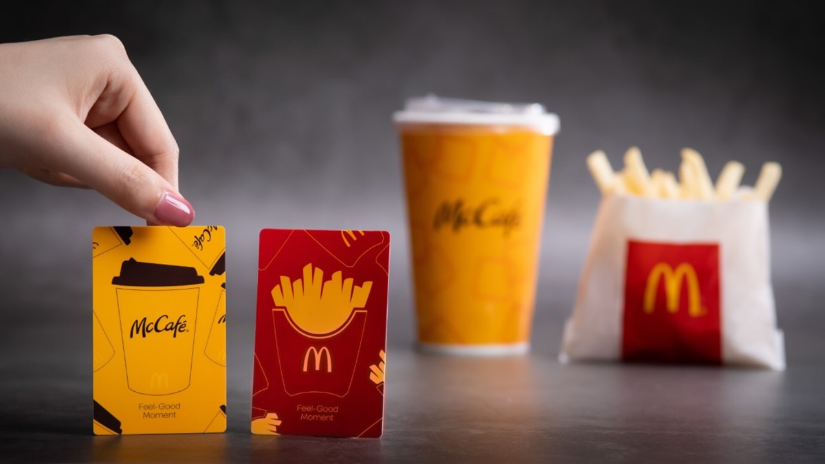 麥當勞2021甜心卡推出「薯條經典紅」、「McCafé暖心黃」兩款卡面設計。