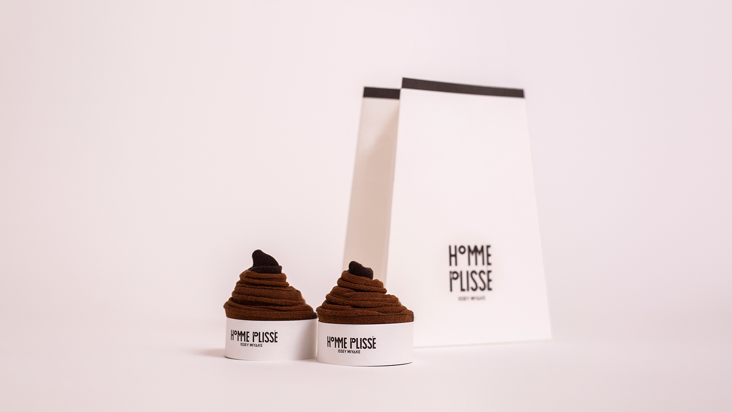設計宛如紙杯蛋糕！HOMME PLISSÉ ISSEY MIYAKE 點心式襪組發布