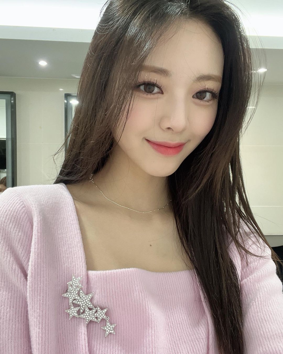 盤點 5 位「因美貌登上熱搜」的女愛豆！TWICE 子瑜、IVE 張員瑛皆榜上有名，快來看看哪位是你的理想型！