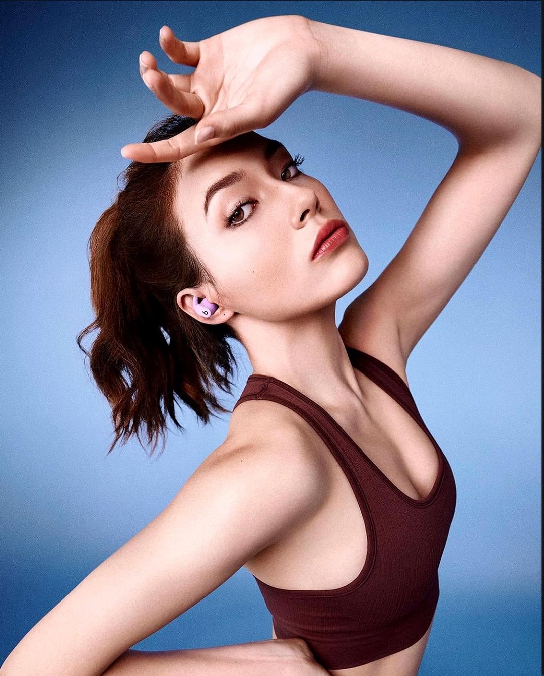 滑雪服藏傲人雙峰＋逆天長腿！「冰雪公主」谷愛凌 26 代言接手軟