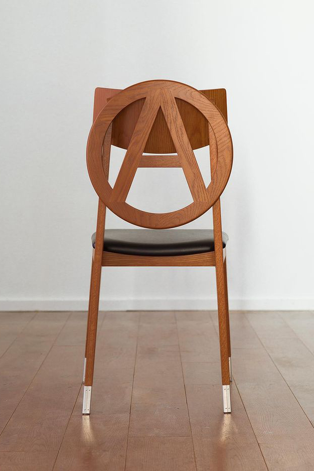 《復仇者》座椅？曾與 Nike 聯名的日本品牌終於釋出它了！