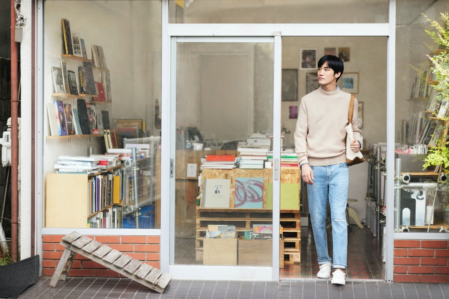 新丹寧 X 新寬褲打造完美比例！UNIQLO LifeWear 2022 春夏新品正式登場！