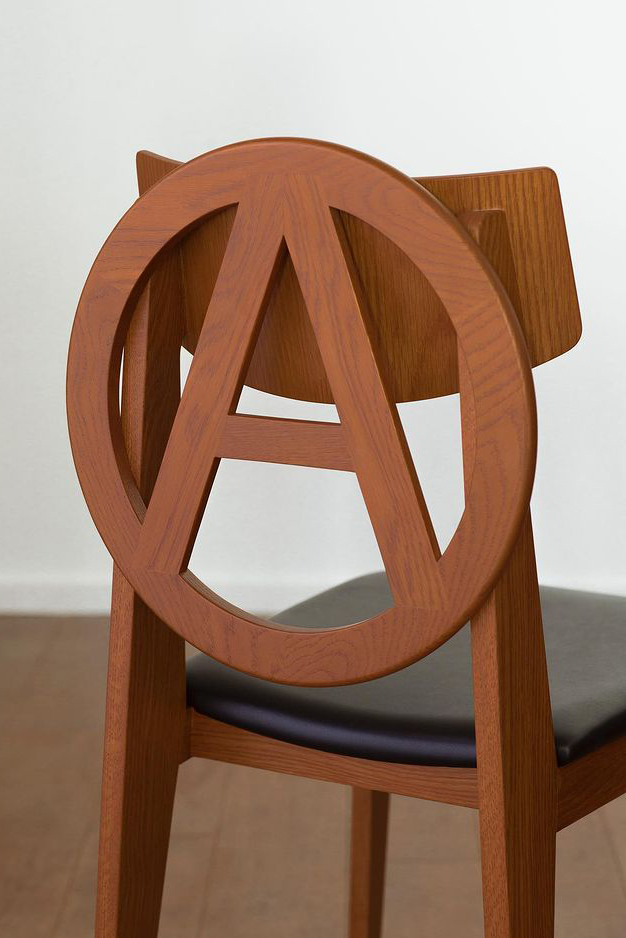 《復仇者》座椅？曾與 Nike 聯名的日本品牌終於釋出它了！