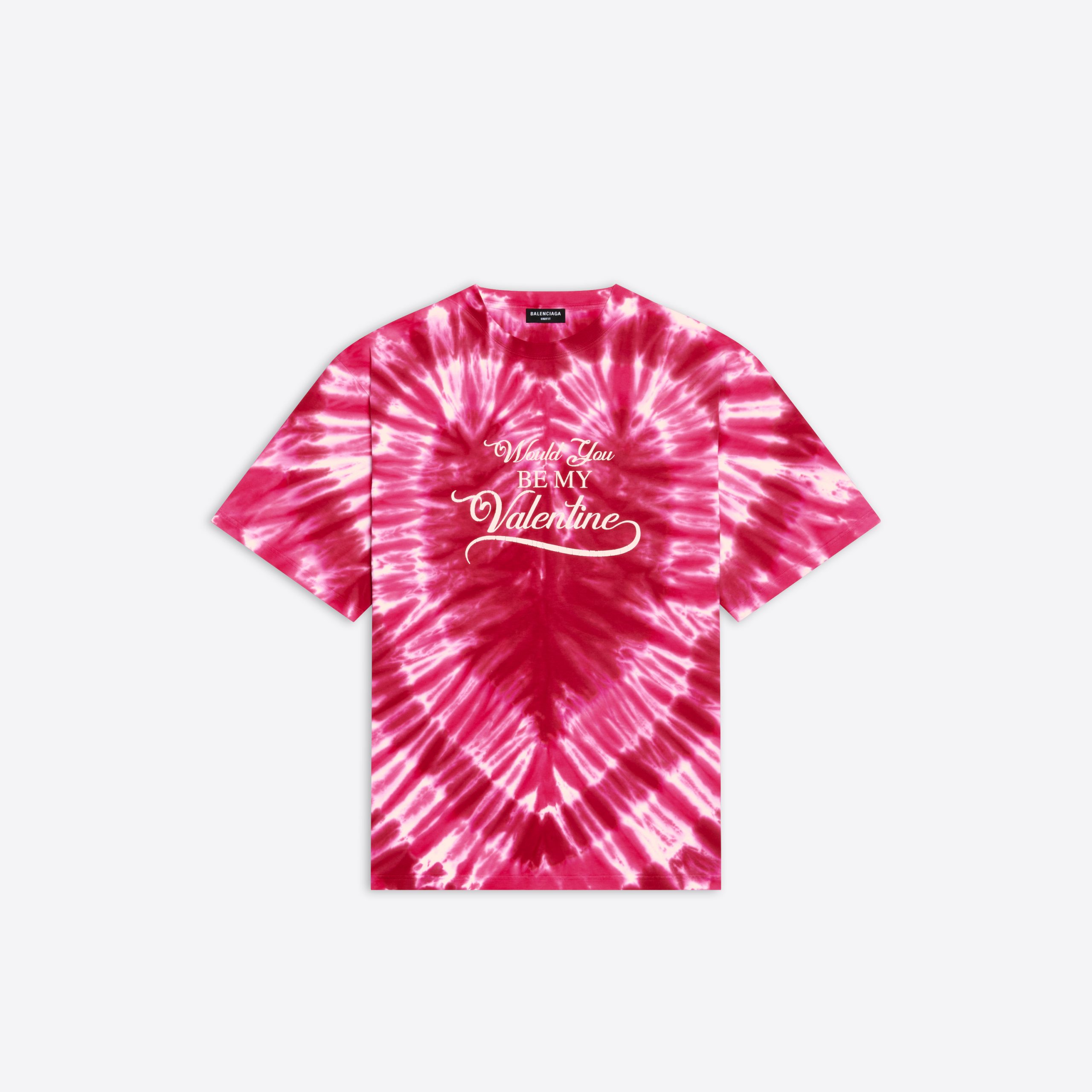 比肩小賈的 Triple S？Balenciaga 釋出全新情人節鞋款，穿上還不轉角遇到愛？