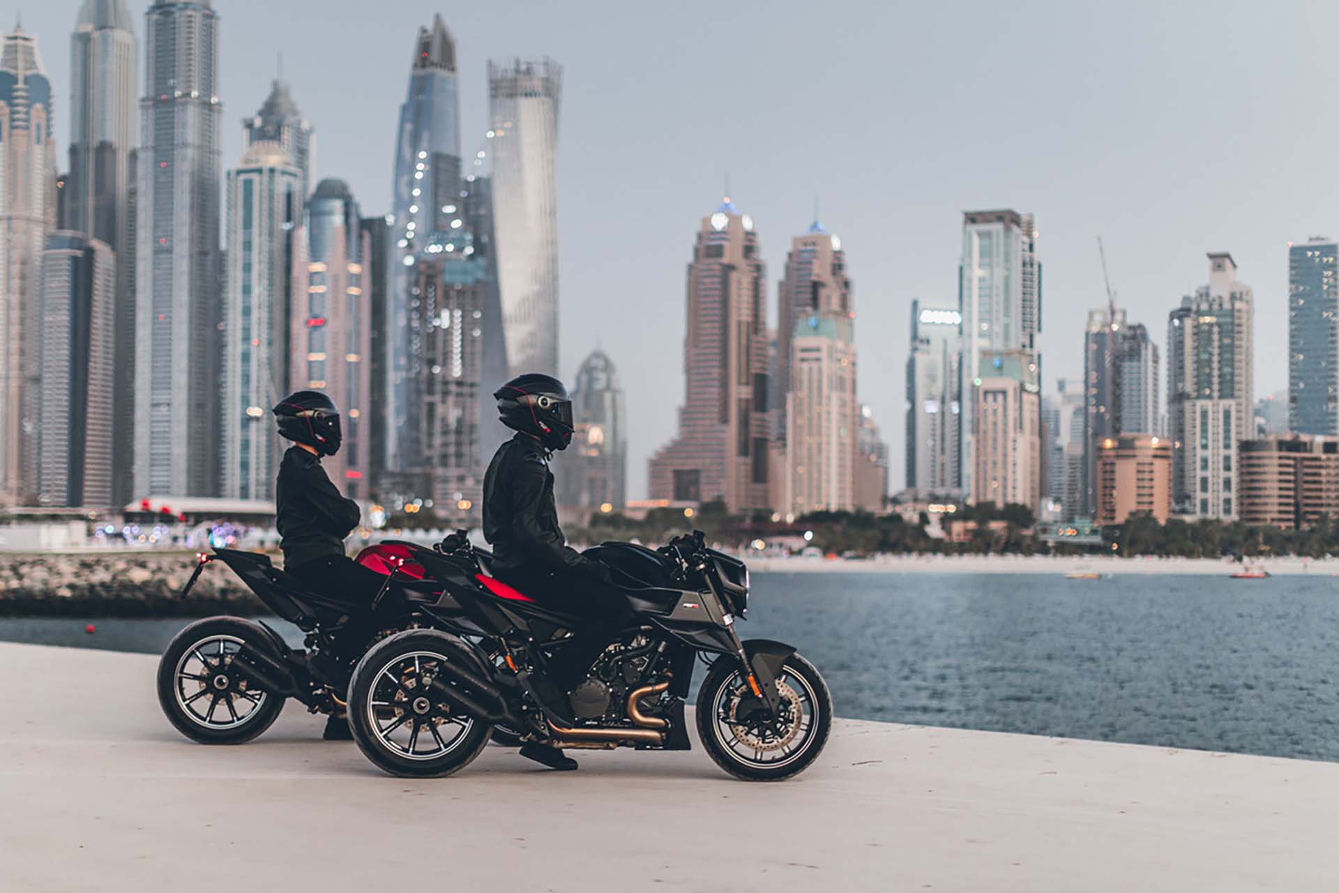 料想不到！Brabus 攜手 KTM 推出 1300 R 運動街車，全球限量 154 輛！