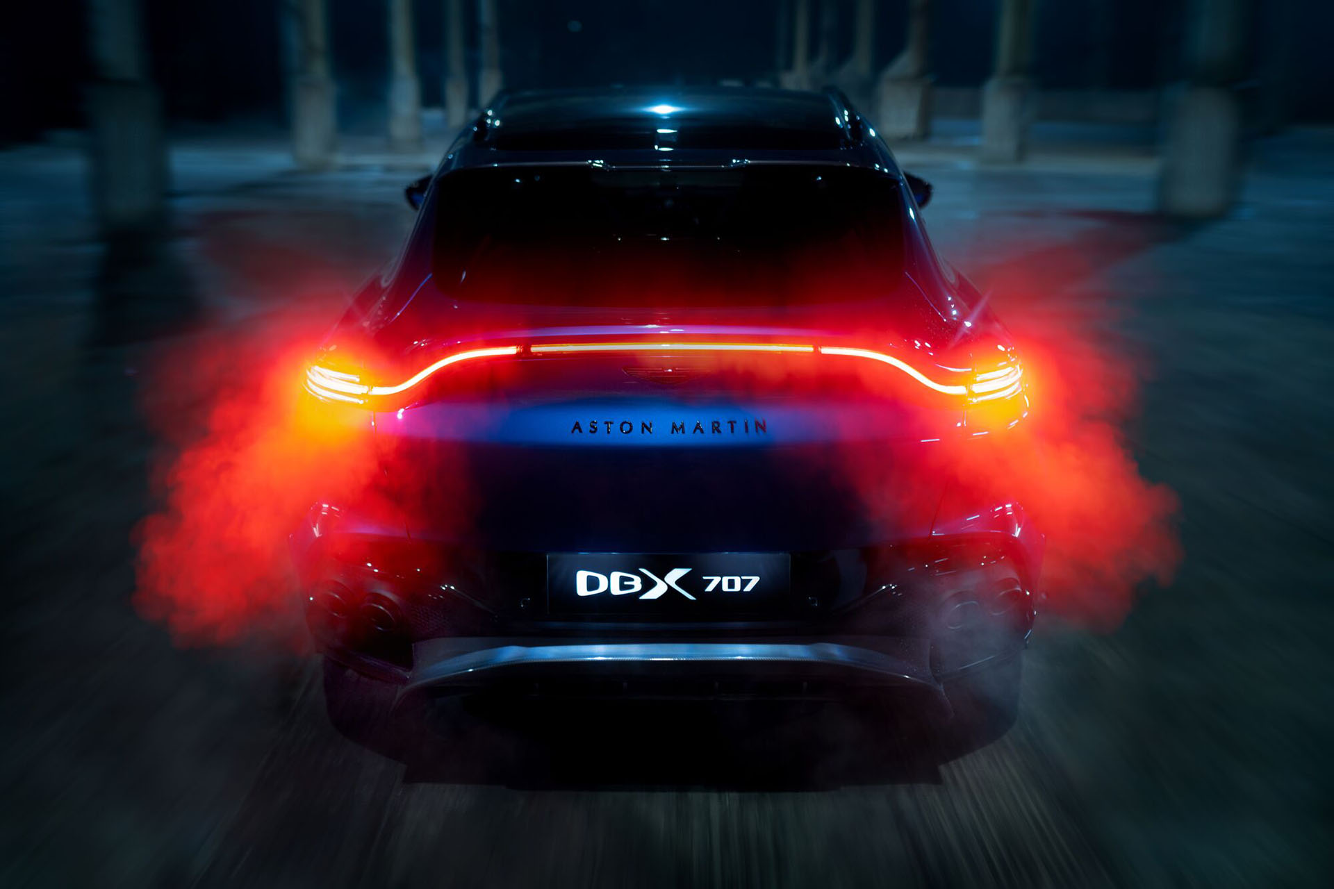 Ａston Martin-DBX707 全新車型，零百加速 3.3 秒