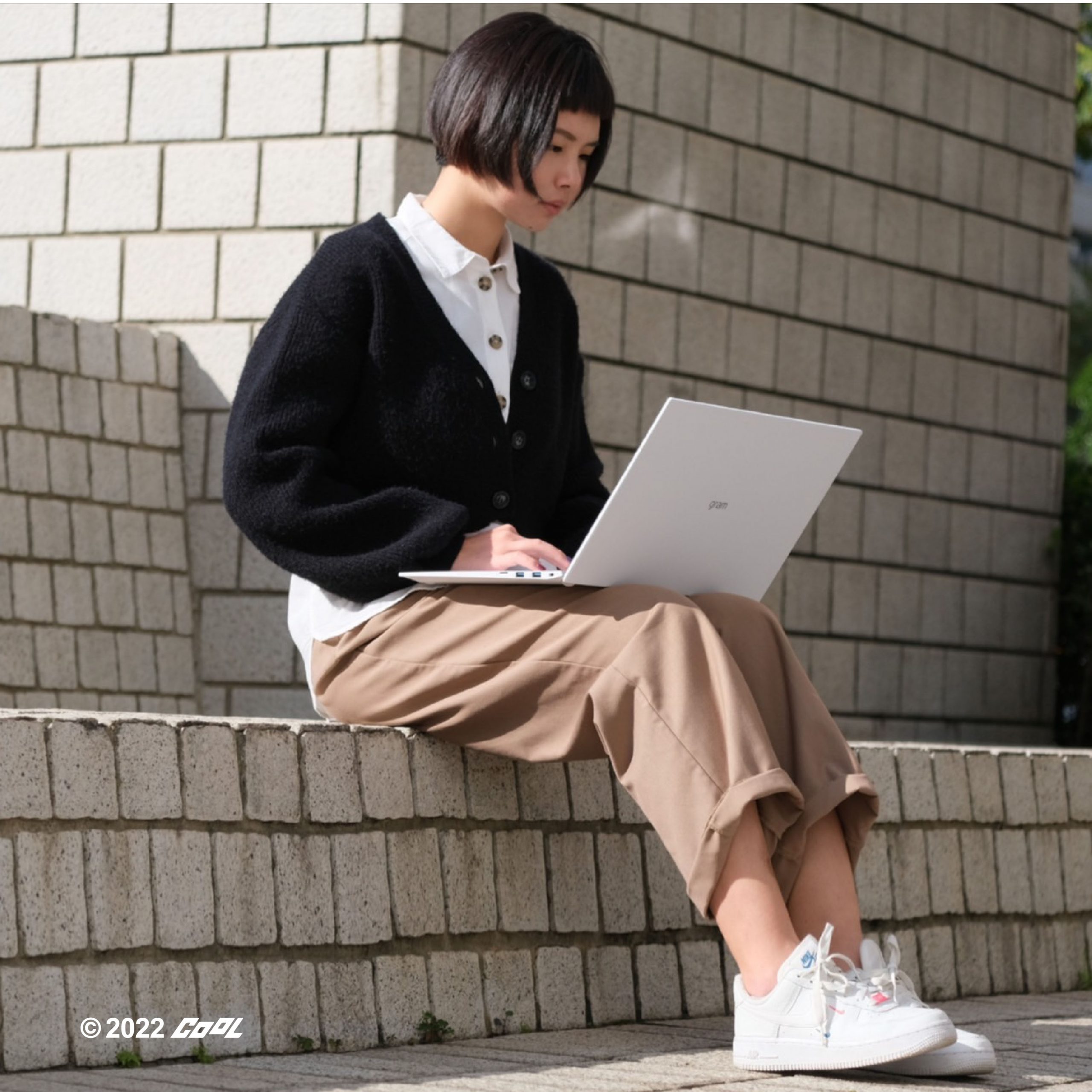 最強 COOL 編誕生？讓王碩瀚一見面就想帶回家！ LG gram 超強又超輕，商務性能一定是大拇指！