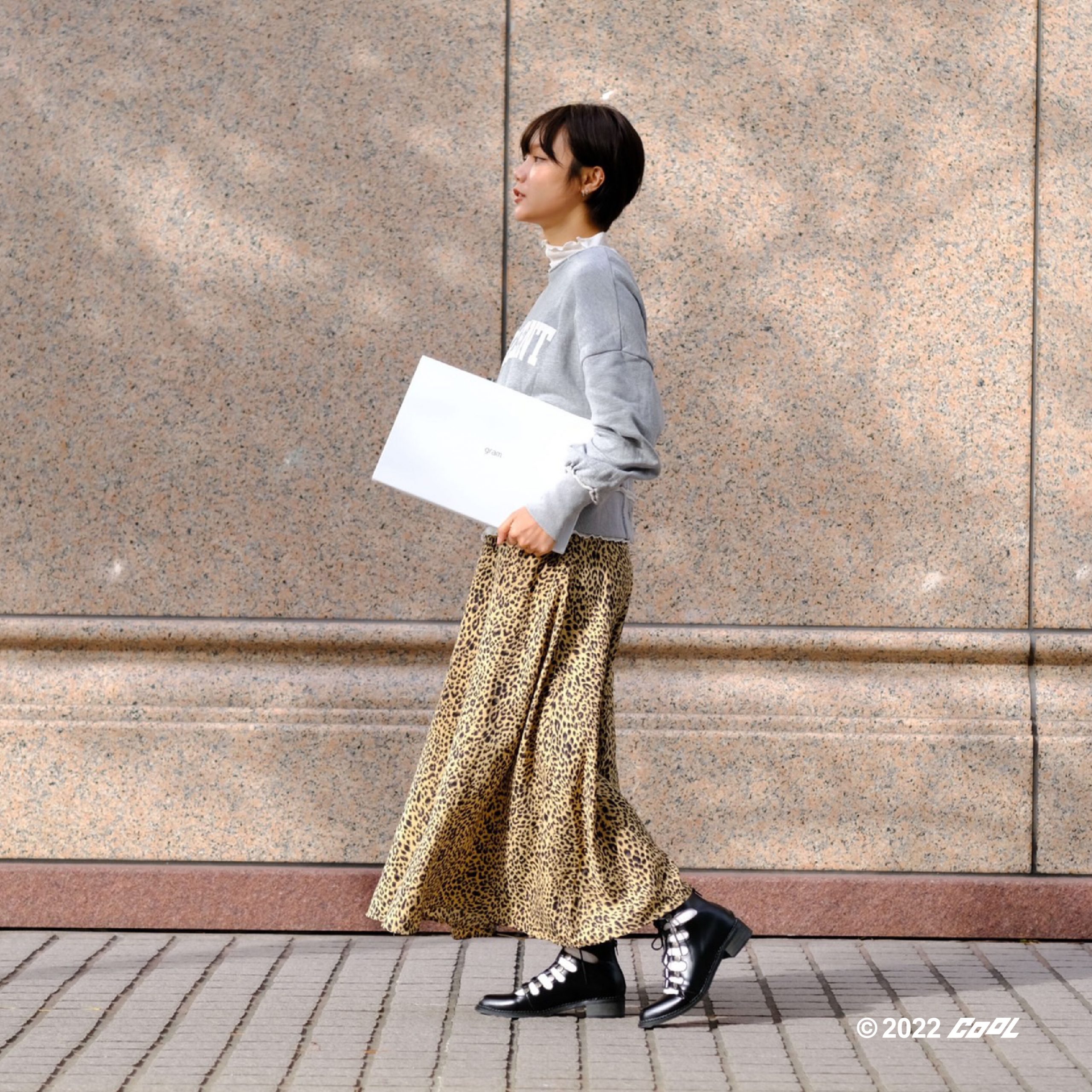 最強 COOL 編誕生？讓王碩瀚一見面就想帶回家！ LG gram 超強又超輕，商務性能一定是大拇指！