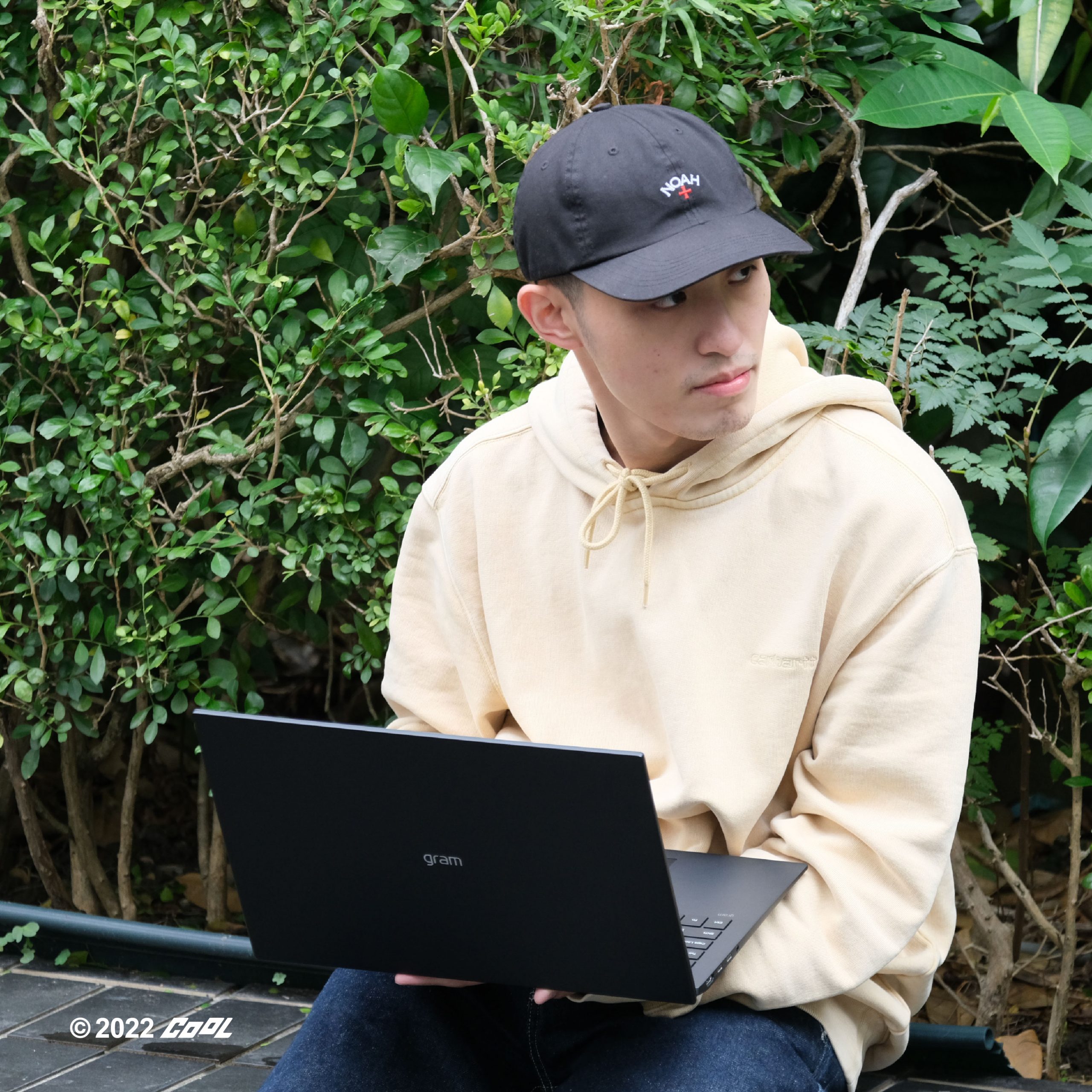 最強 COOL 編誕生？讓王碩瀚一見面就想帶回家！ LG gram 超強又超輕，商務性能一定是大拇指！