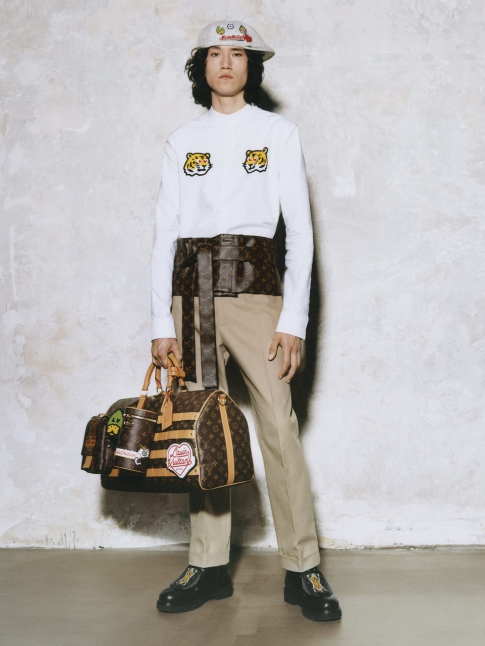 NIGO 入主 KENZO 藝術總監首秀 ，竟偷偷致敬木村拓哉《HERO》經典 BAPE 羽絨外套？