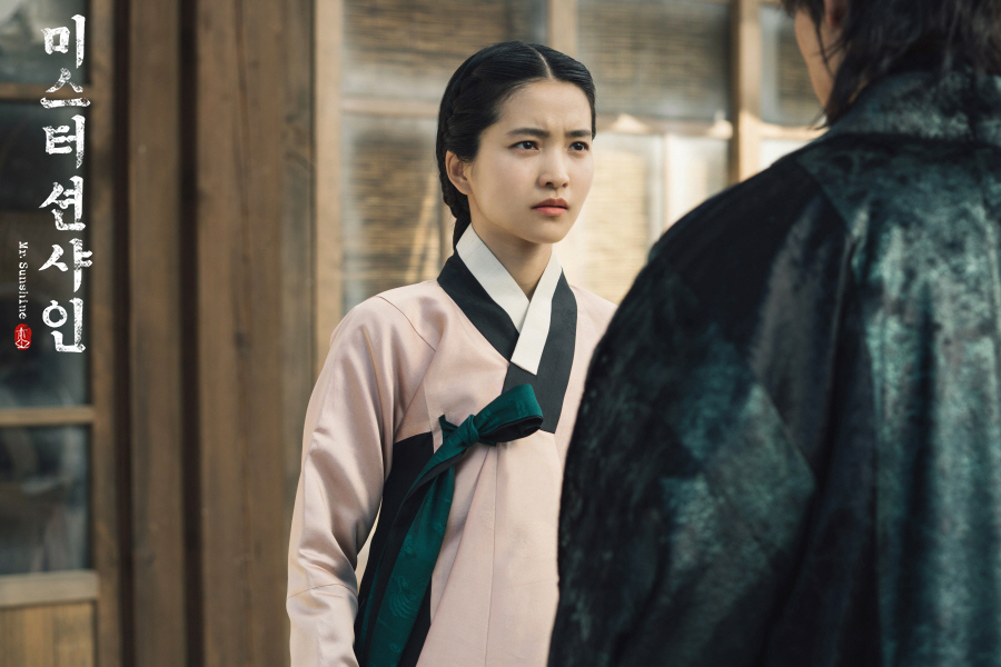 《二十五，二十一》金泰梨的 7 個小秘密：演技實力派以 19 禁電影爆紅、是 BTS 防彈少年團粉絲！