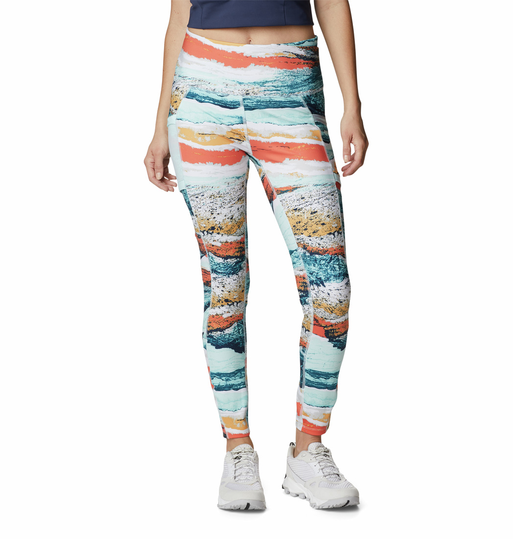 Columbia 2022SS 01