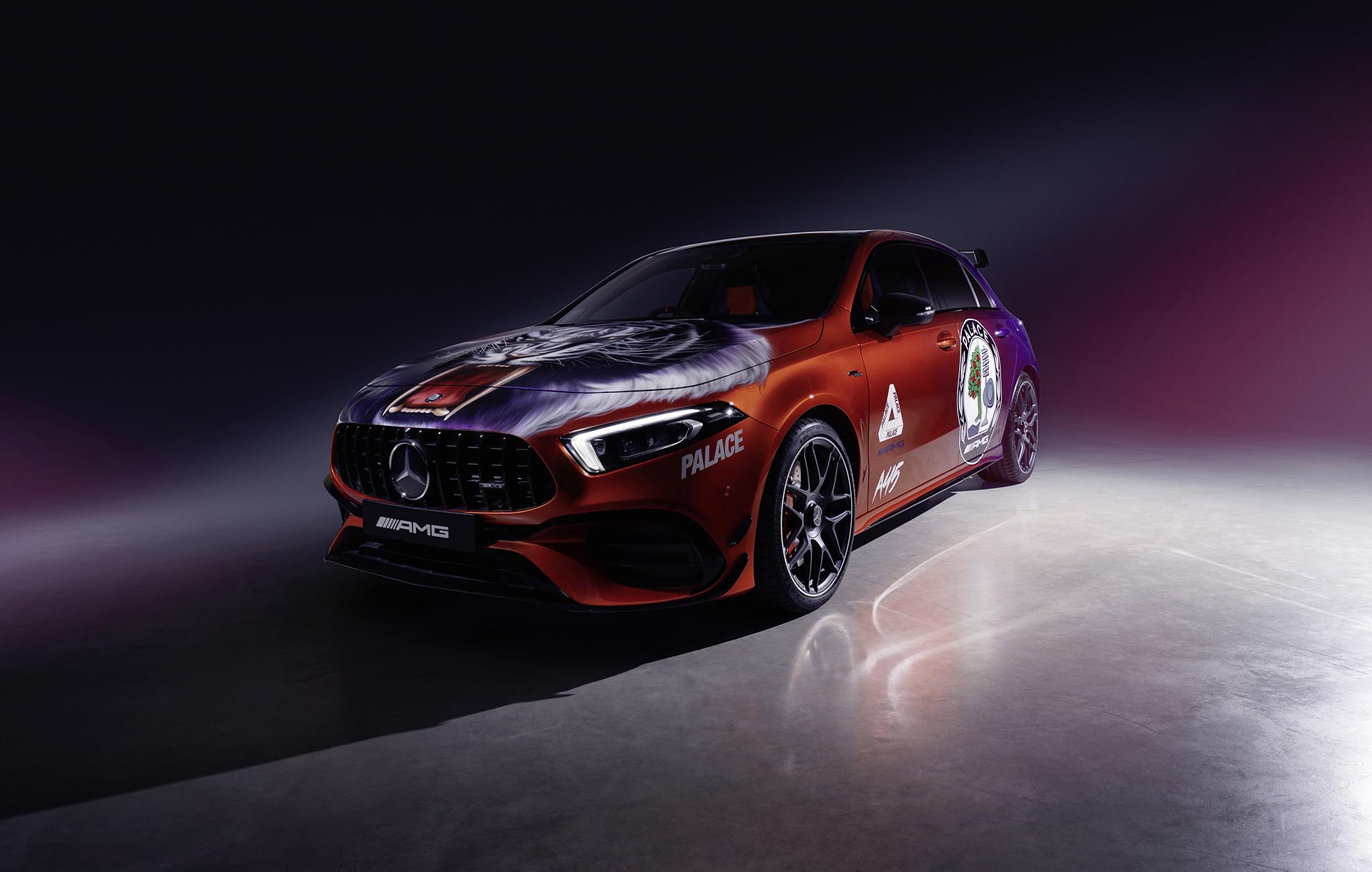 Mercedes-AMG 攜手 Palace Skateboards 推出 4 款藝術車，多款聯名單品準備搶起！