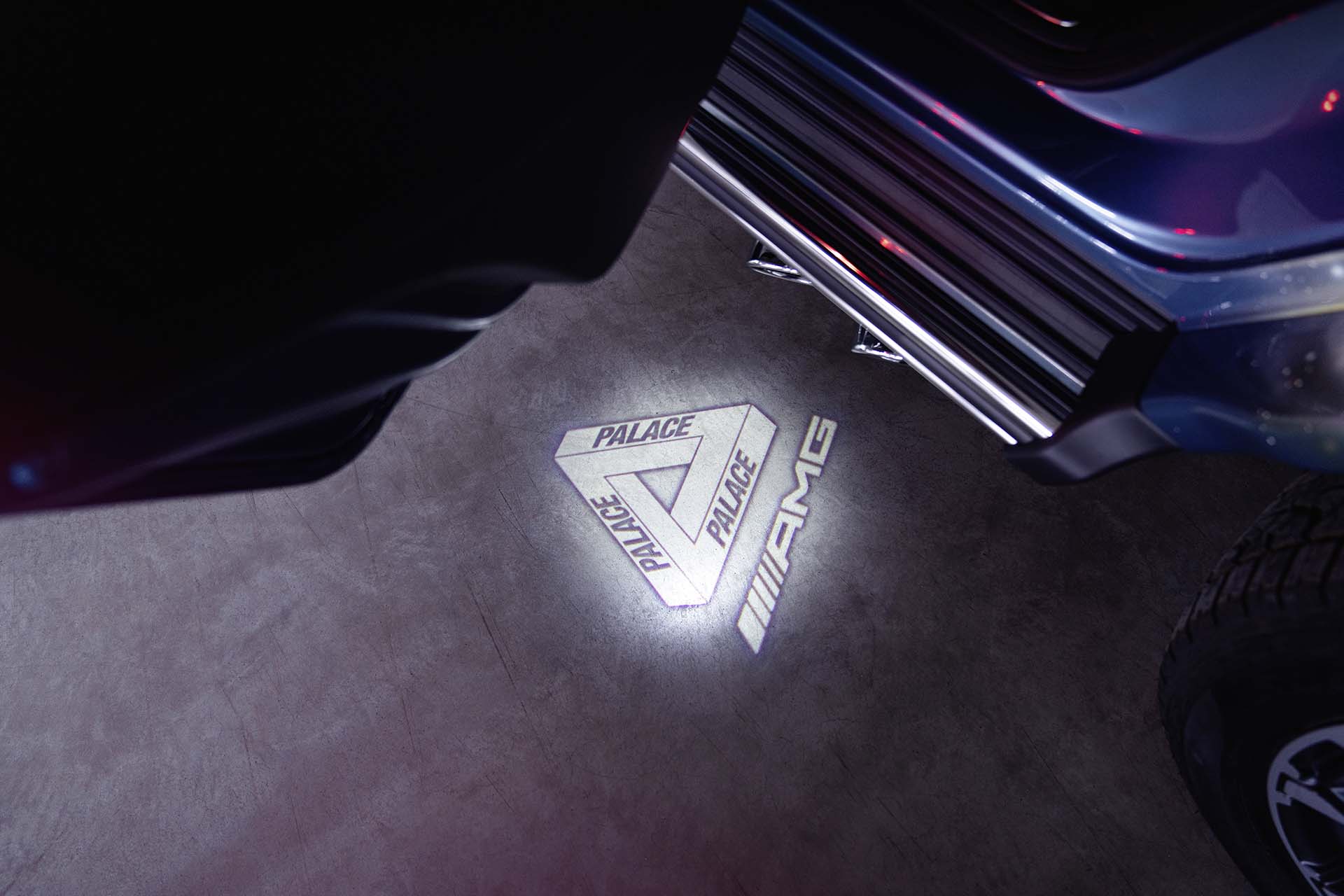 Mercedes-AMG 攜手 Palace Skateboards 推出 4 款藝術車，多款聯名單品準備搶起！