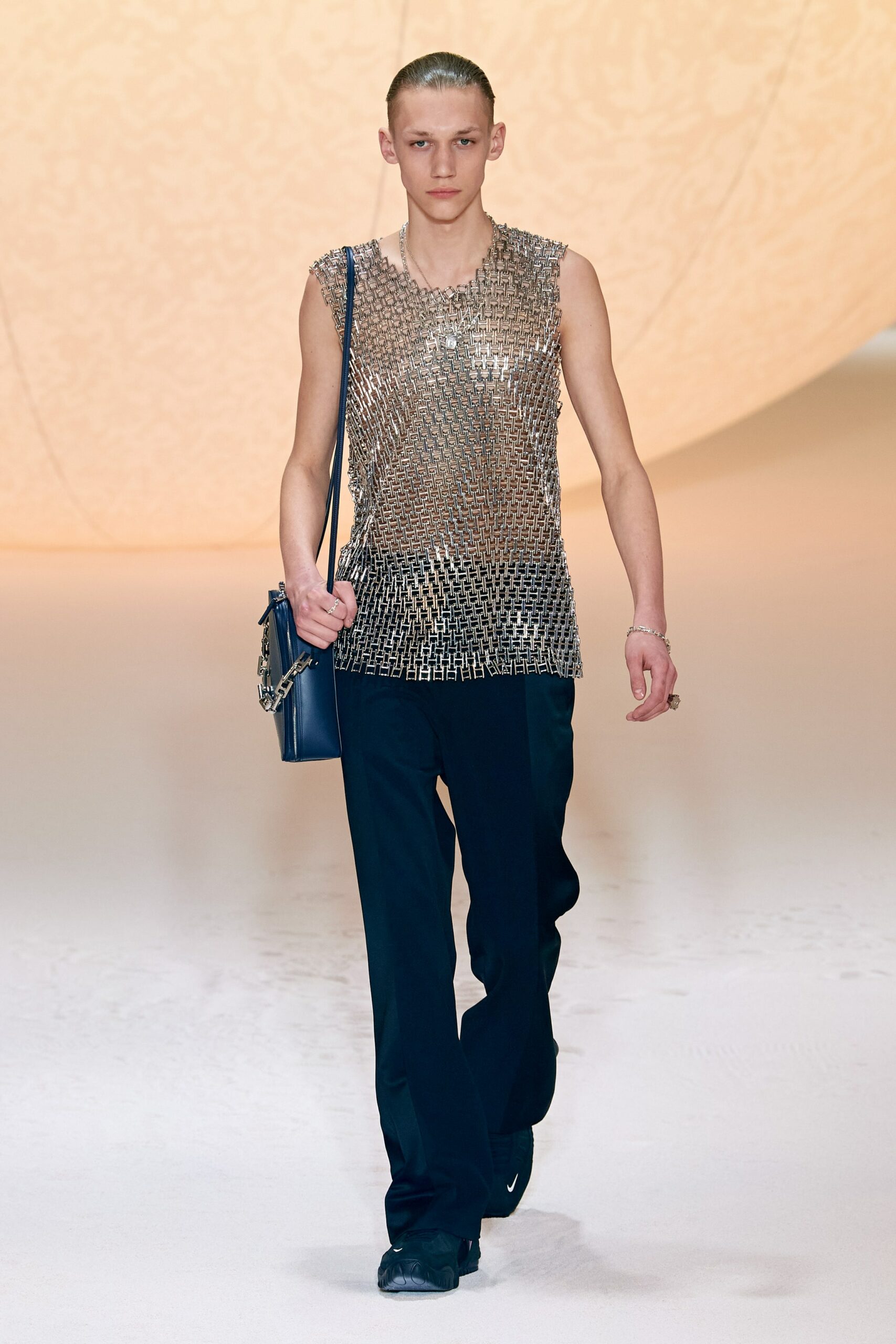 您的 Nike 聯名已到貨！AMBUSH 2022 秋冬服裝氣勢也很來勁！