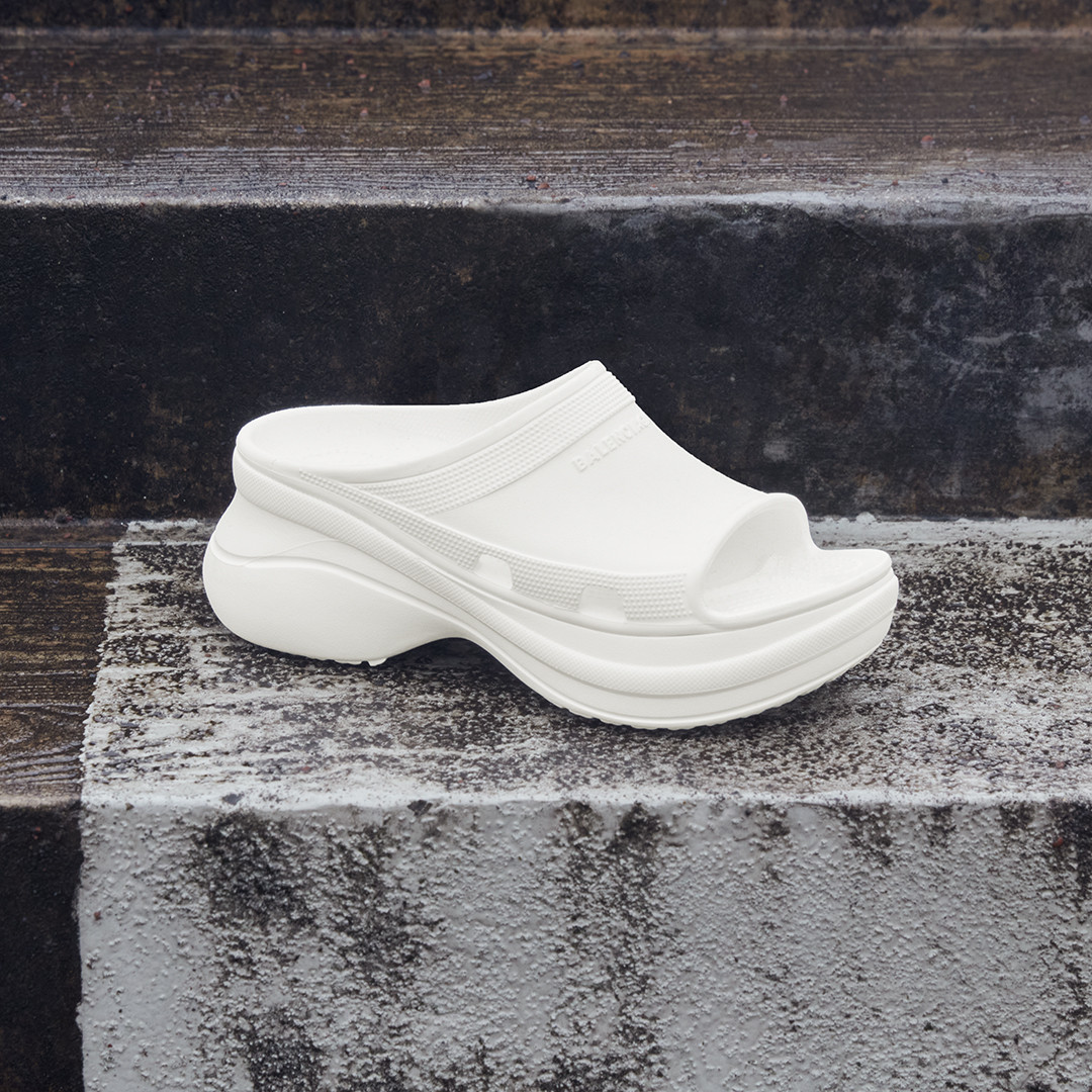 看起來滿酷的？巴黎世家 x Crocs  全新聯名鞋款「Pool Slide」正式發佈