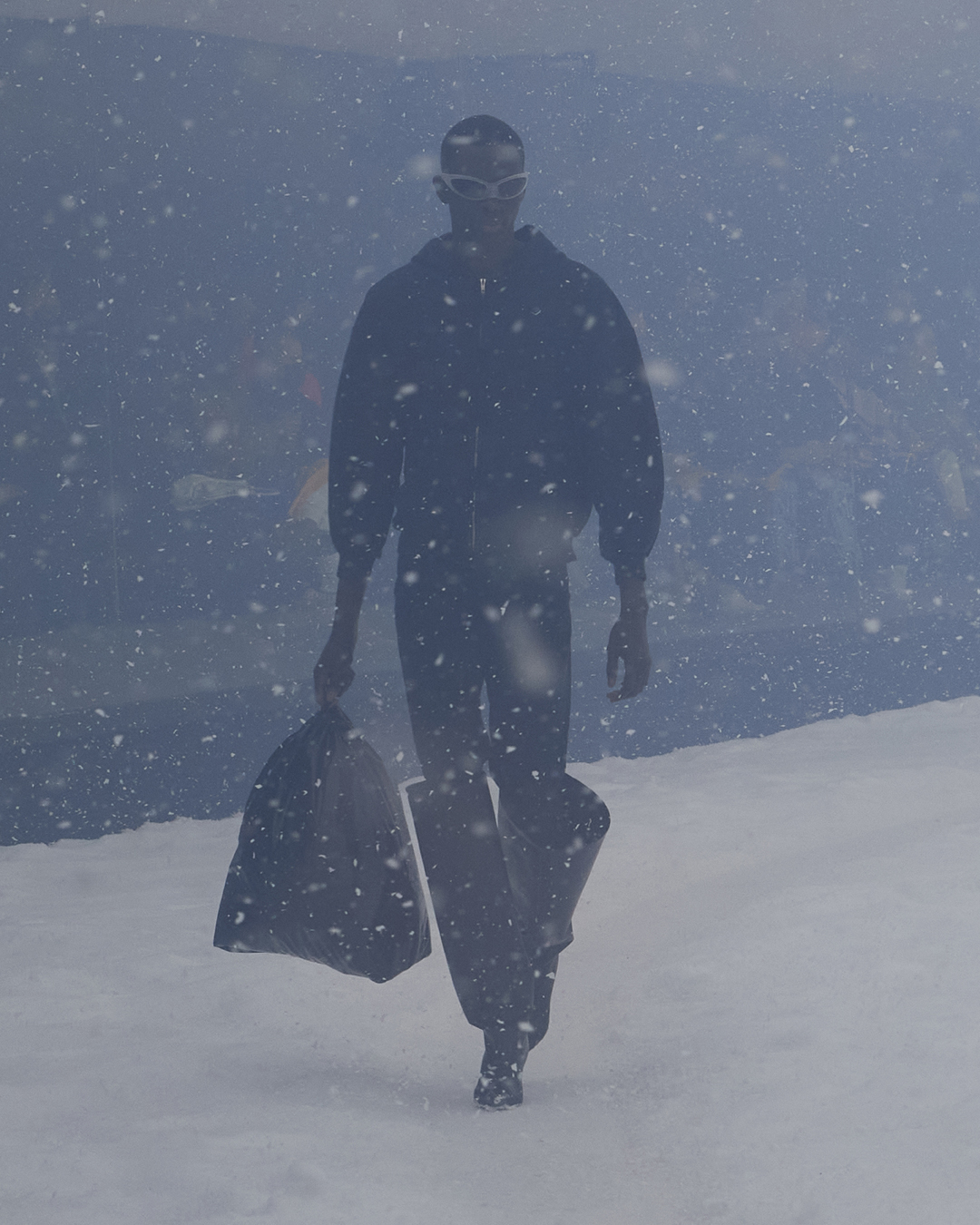 風暴後的嶄新！巴黎世家 2022 冬季 360° 時尚大秀正式發布