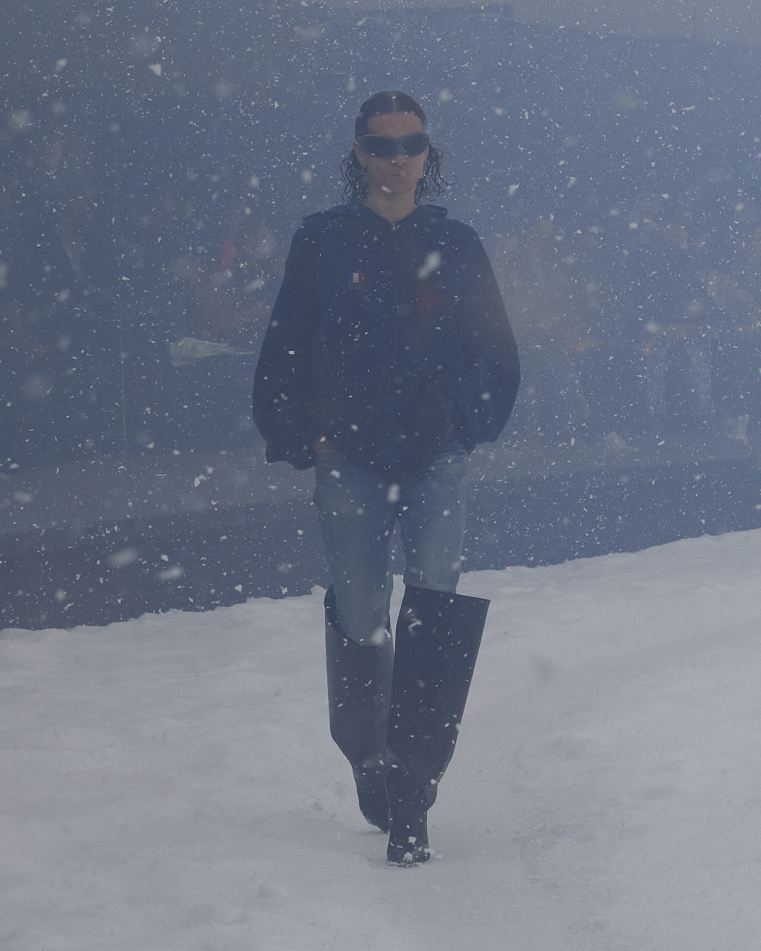 風暴後的嶄新！巴黎世家 2022 冬季 360° 時尚大秀正式發布