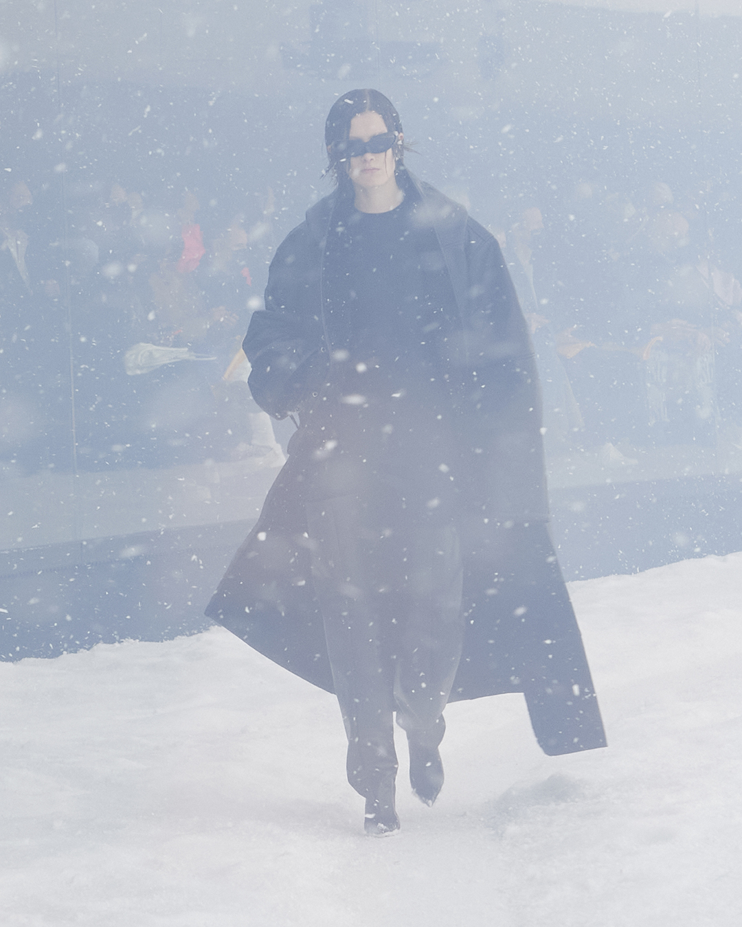 風暴後的嶄新！巴黎世家 2022 冬季 360° 時尚大秀正式發布