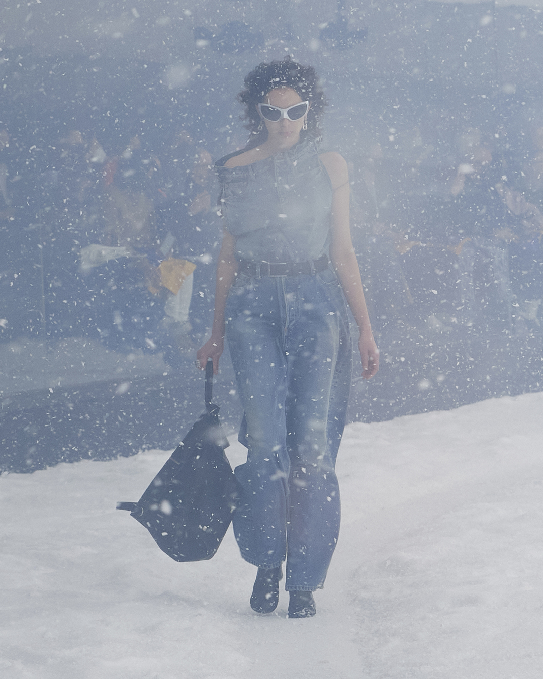 風暴後的嶄新！巴黎世家 2022 冬季 360° 時尚大秀正式發布