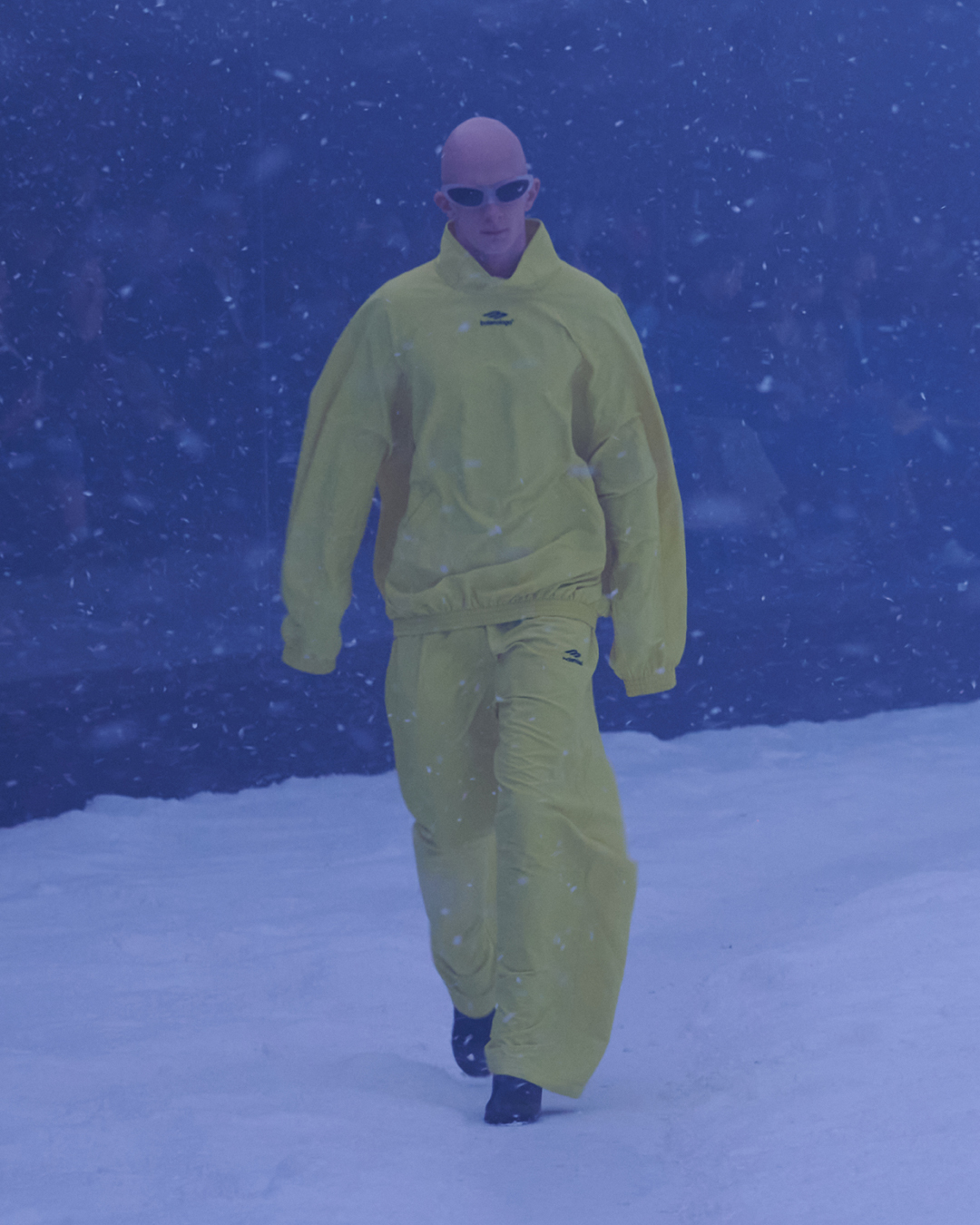 風暴後的嶄新！巴黎世家 2022 冬季 360° 時尚大秀正式發布