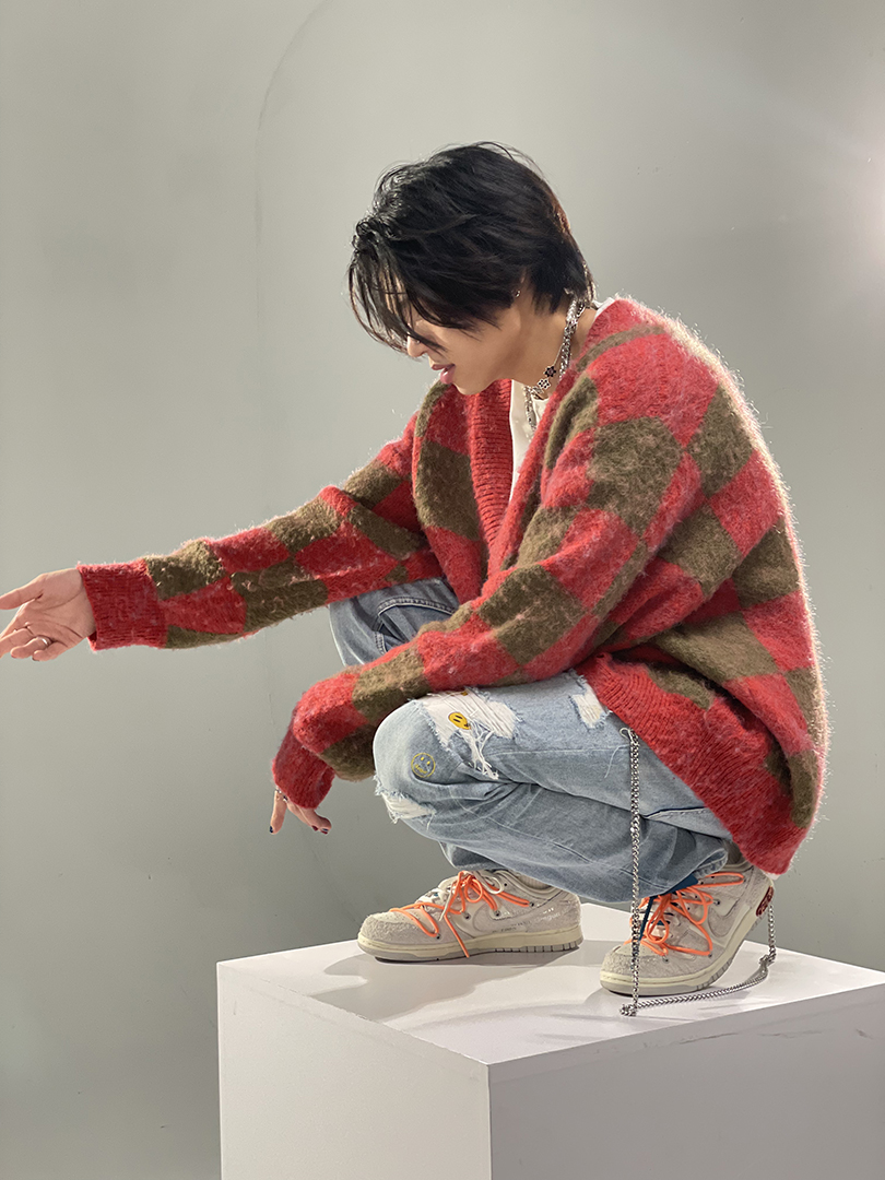 不僅創立新廠牌、更自導自演舞蹈 MV！KIRE 浪漫新曲〈Strawberry〉音樂錄影帶正式曝光