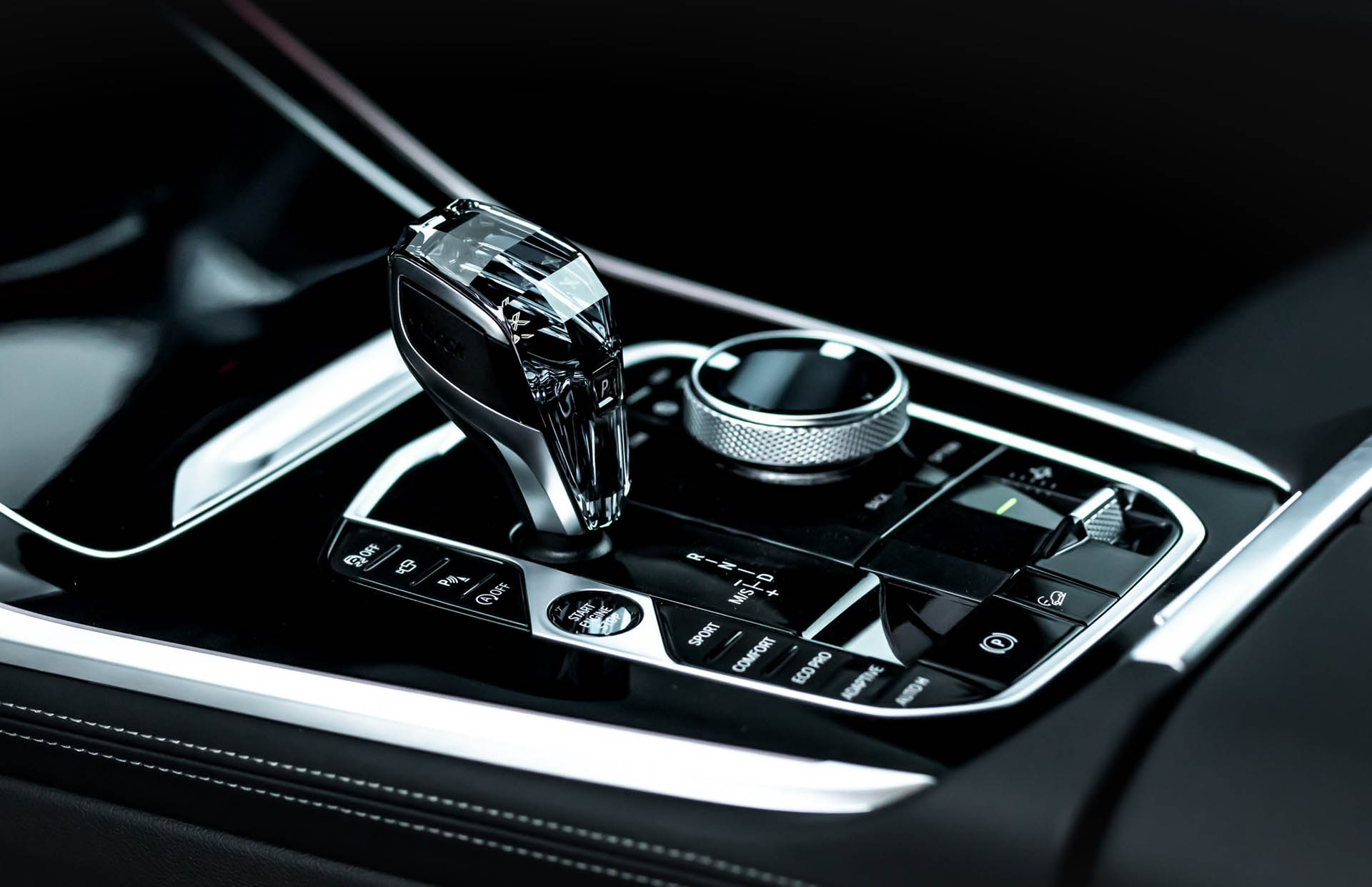 重砲轟擊！Manhart 重改 BMW X7 豪華休旅，MHX7 650 登場！