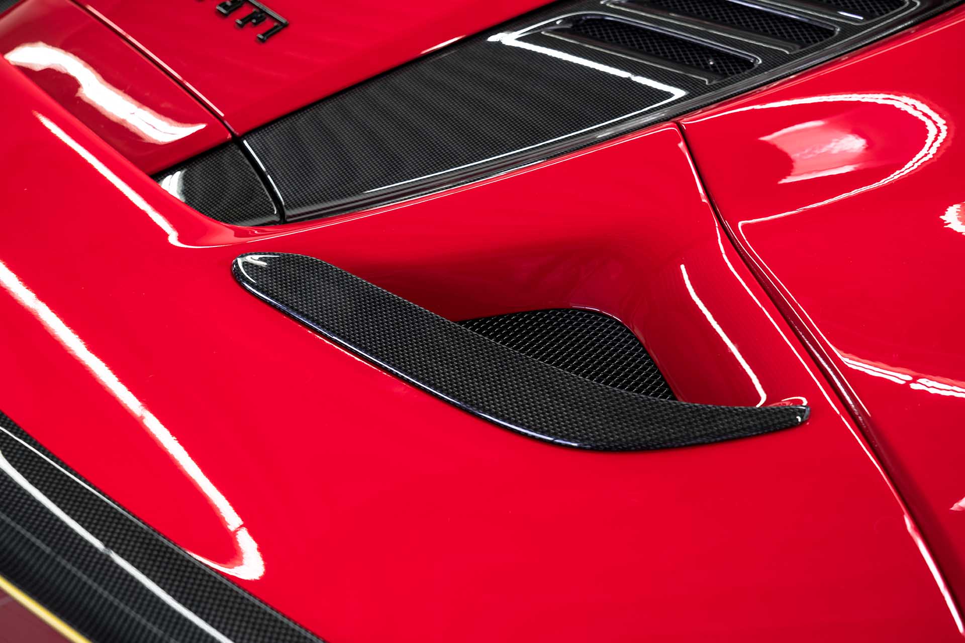 Mansory 為 Ferrari F8 車系推出升級套件 …. 難得很收斂？