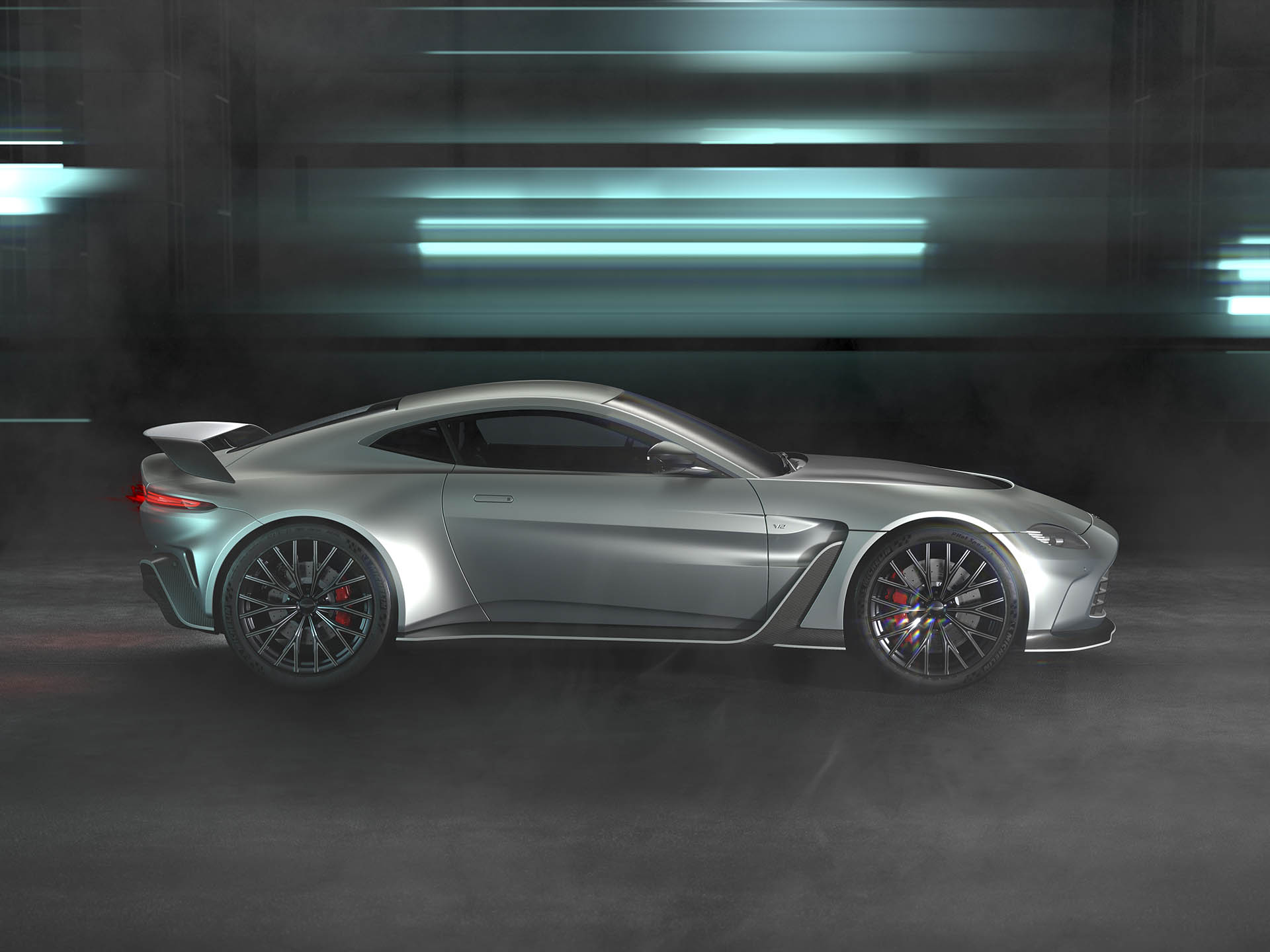 抱歉，限量 333 台已完售！Aston Martin 發布 V12 Vantage 巔峰代表作！