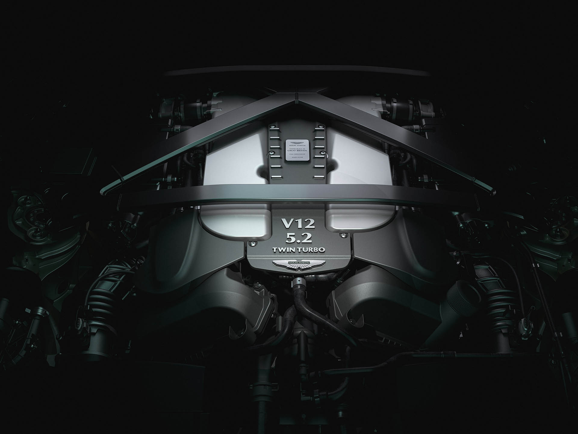 Aston Martin - V12 Vantage 無懈可擊的駕馭體驗  