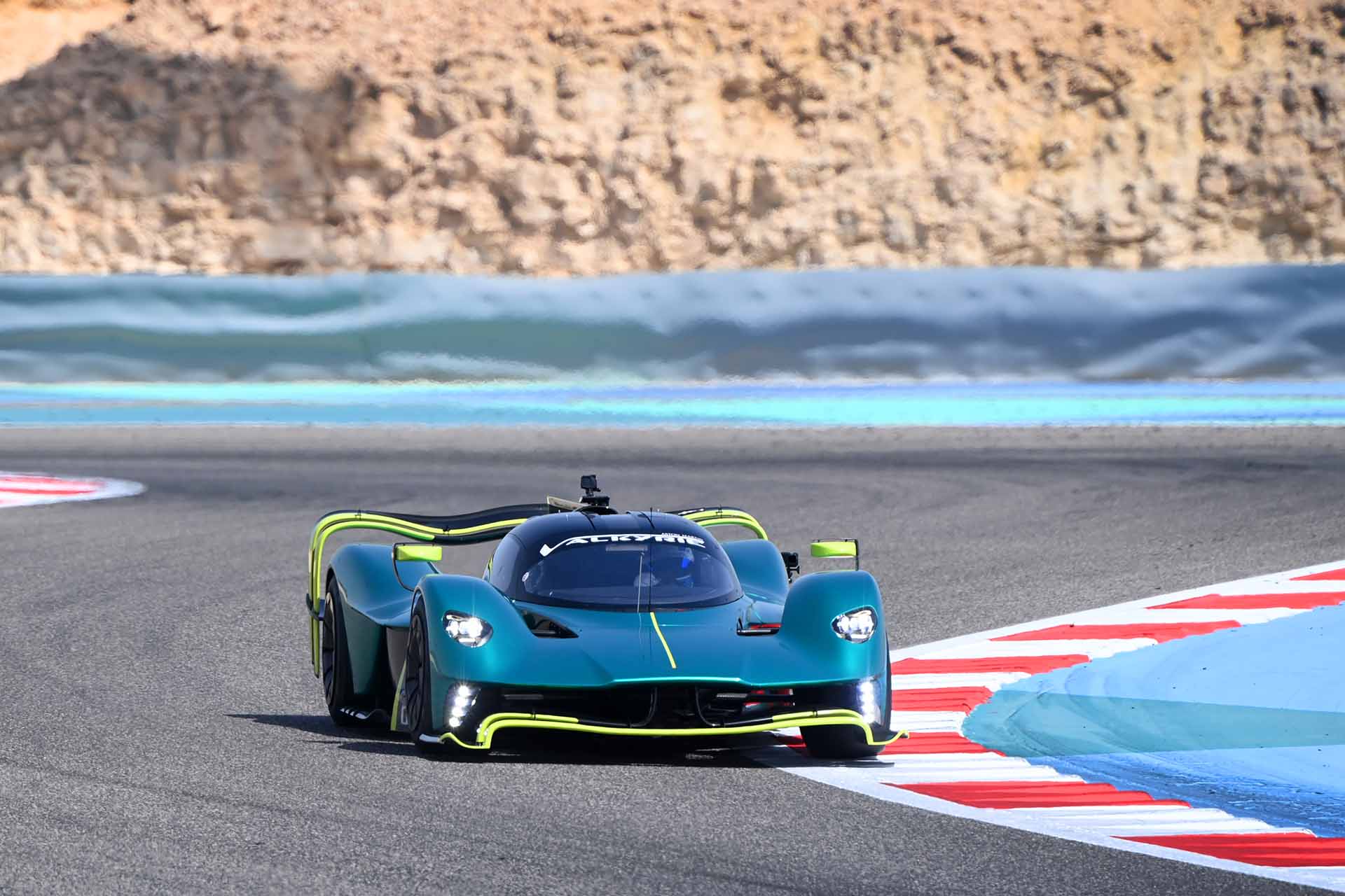 來自天上的聲音！Aston Martin Valkyrie AMR Pro 首次亮相，萬轉音頻只有酥麻！
