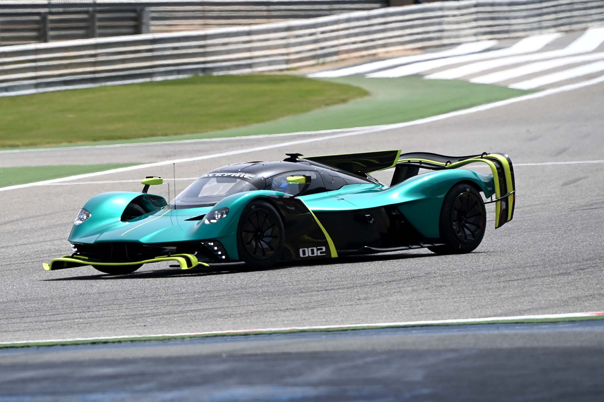 來自天上的聲音！Aston Martin Valkyrie AMR Pro 首次亮相，萬轉音頻只有酥麻！