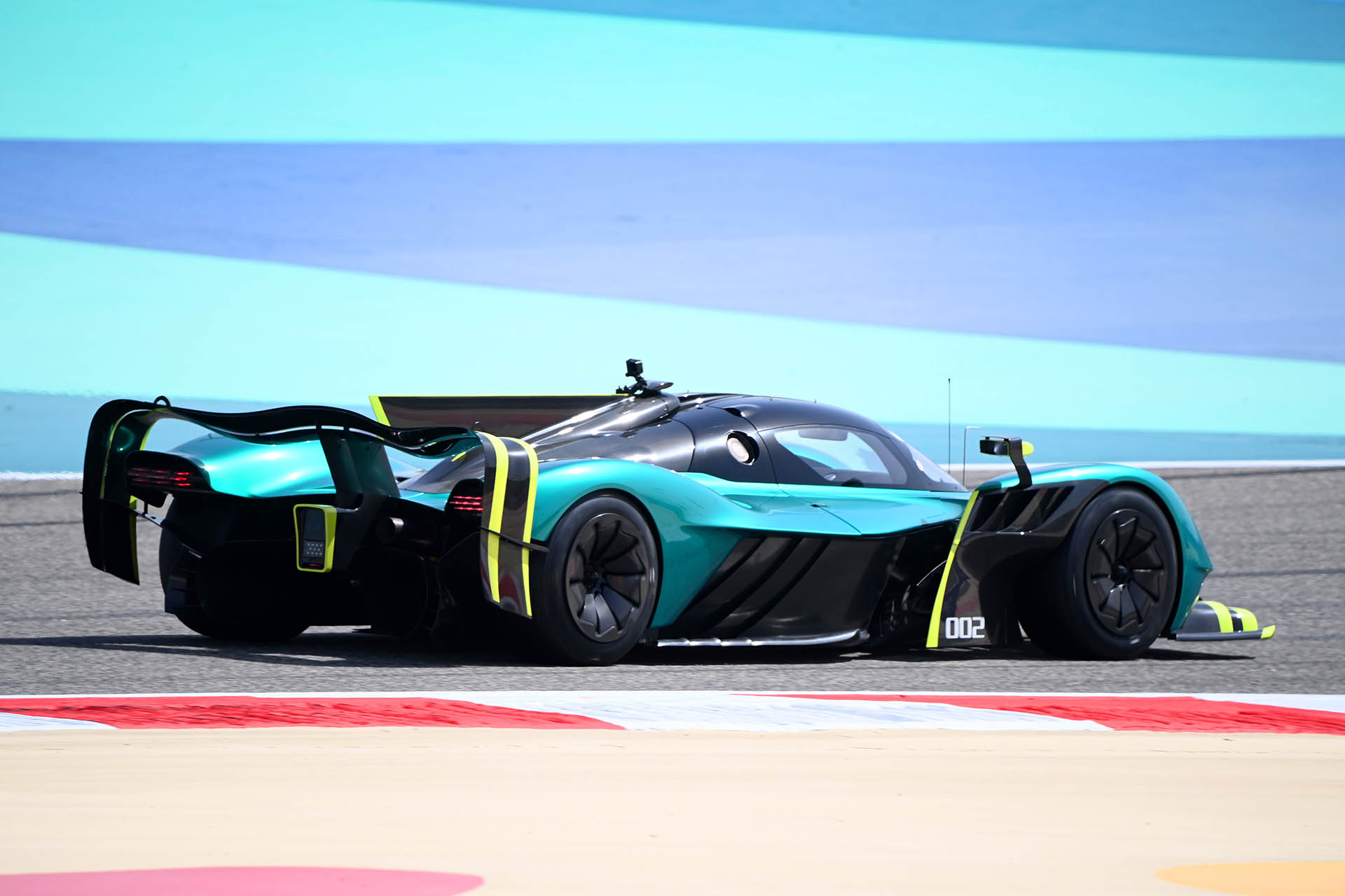 來自天上的聲音！Aston Martin Valkyrie AMR Pro 首次亮相，萬轉音頻只有酥麻！