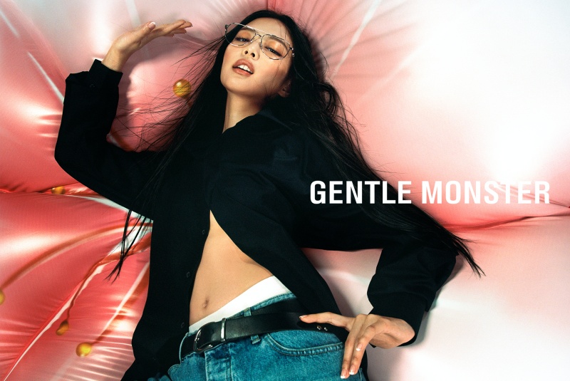 人間香奈兒親自操刀！ GENTLE MONSTER 攜手 JENNIE 推出「JENTLE GARDEN」聯名系列